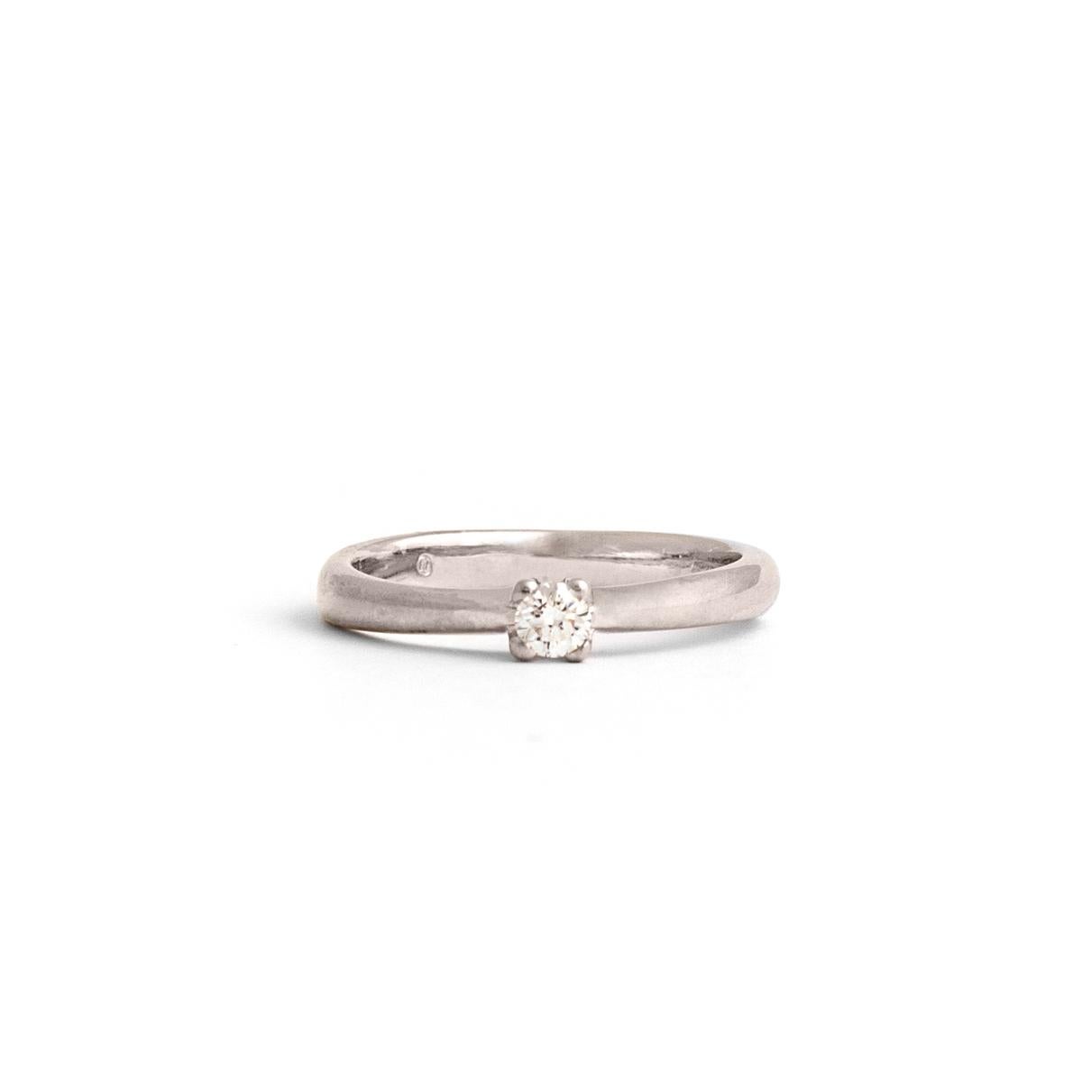 Solitaire Diamond on white gold 18k Ring.
Diamond estimated weight: 0.10 carat.
Modern cut. Estimated to be G color and Vs clarity.
Diamond diameter: Approximately 2.97 millimeters.
Ring Size: 5.
Gross weight: 3.02 grams.