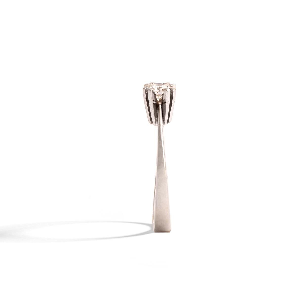 Estetismo Anello con diamante solitario in vendita