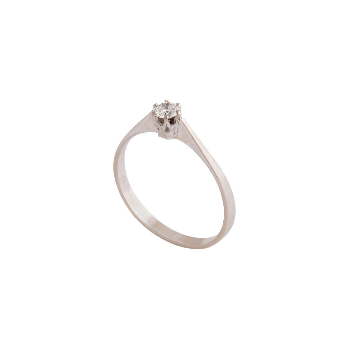 Anillo de diamante solitario