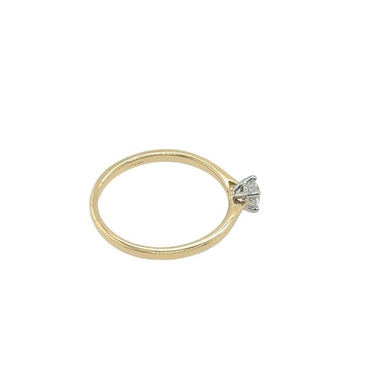 Women's Solitaire Diamond Ring Set with Round Diamond in 18ct Yellow Gold &Platinum For Sale