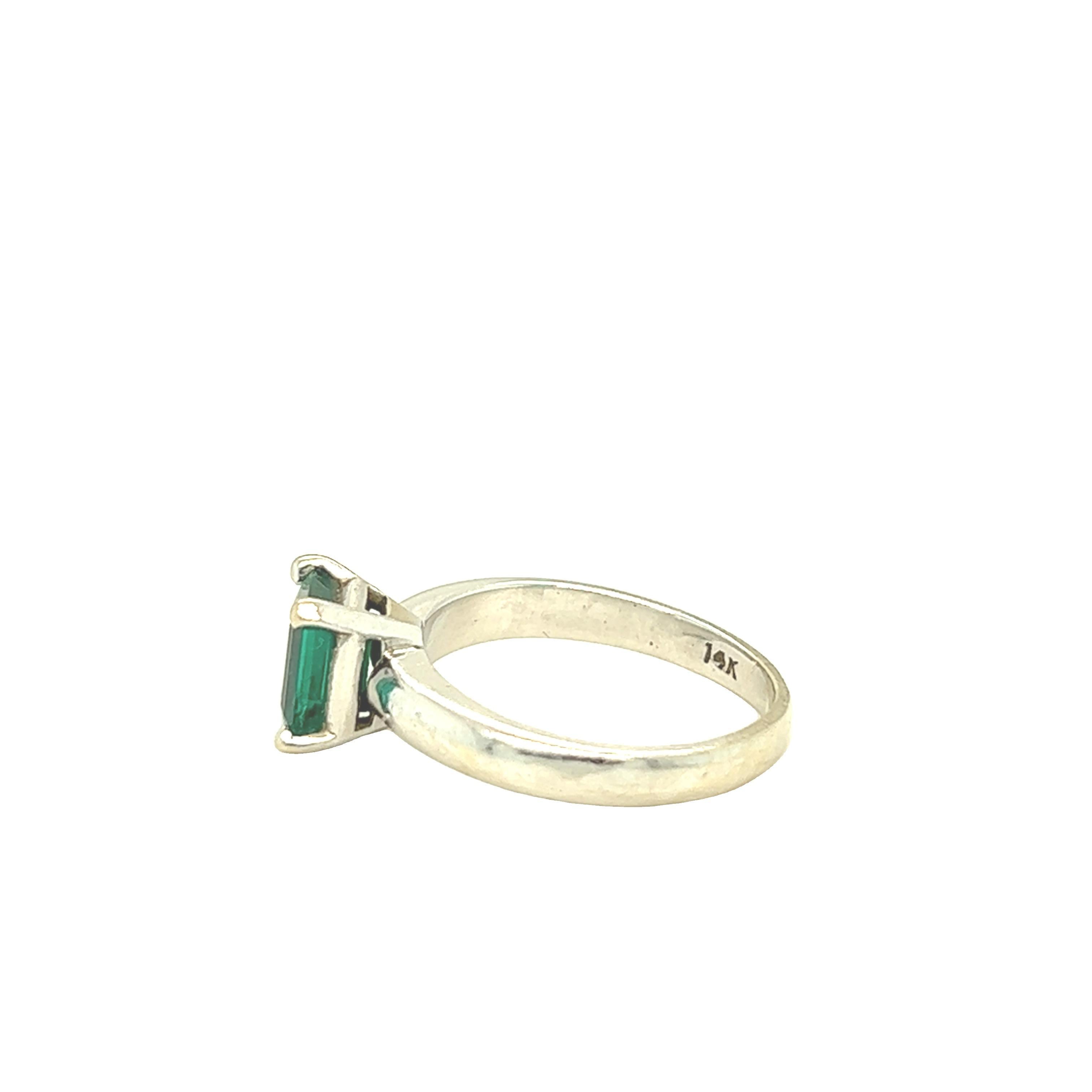 Women's Solitaire Emerald Cut Emerald Ring 14k White Gold For Sale