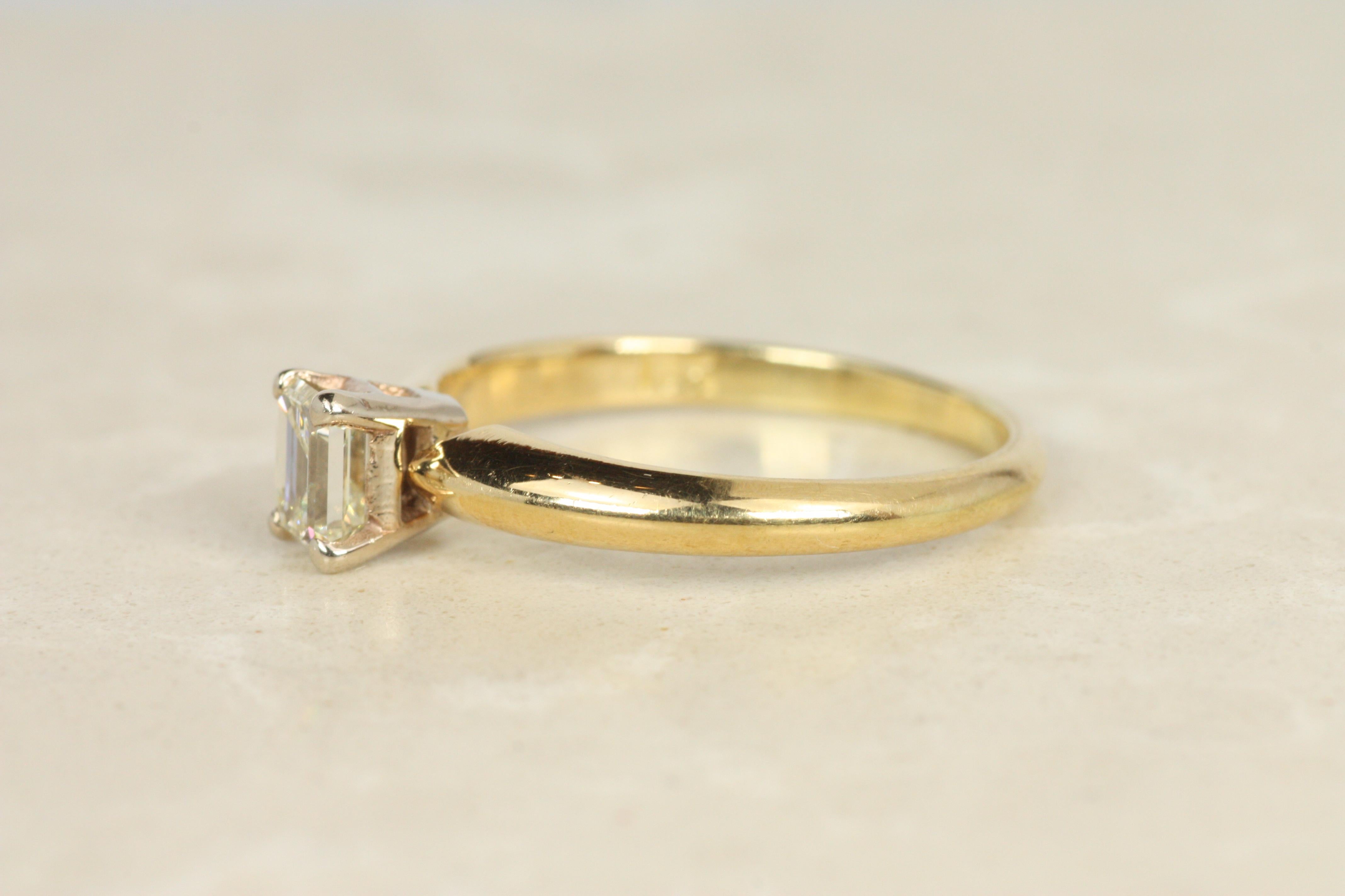 Solitaire Engagement Ring – 0.35ct Emerald Cut Diamond in 18K Yellow Gold in vendita 1