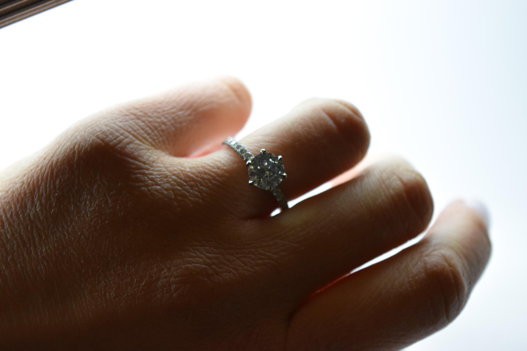 Solitär Verlobungsring 14KT Gold minimalistischer Ring im Zustand „Neu“ im Angebot in Boca Raton, FL