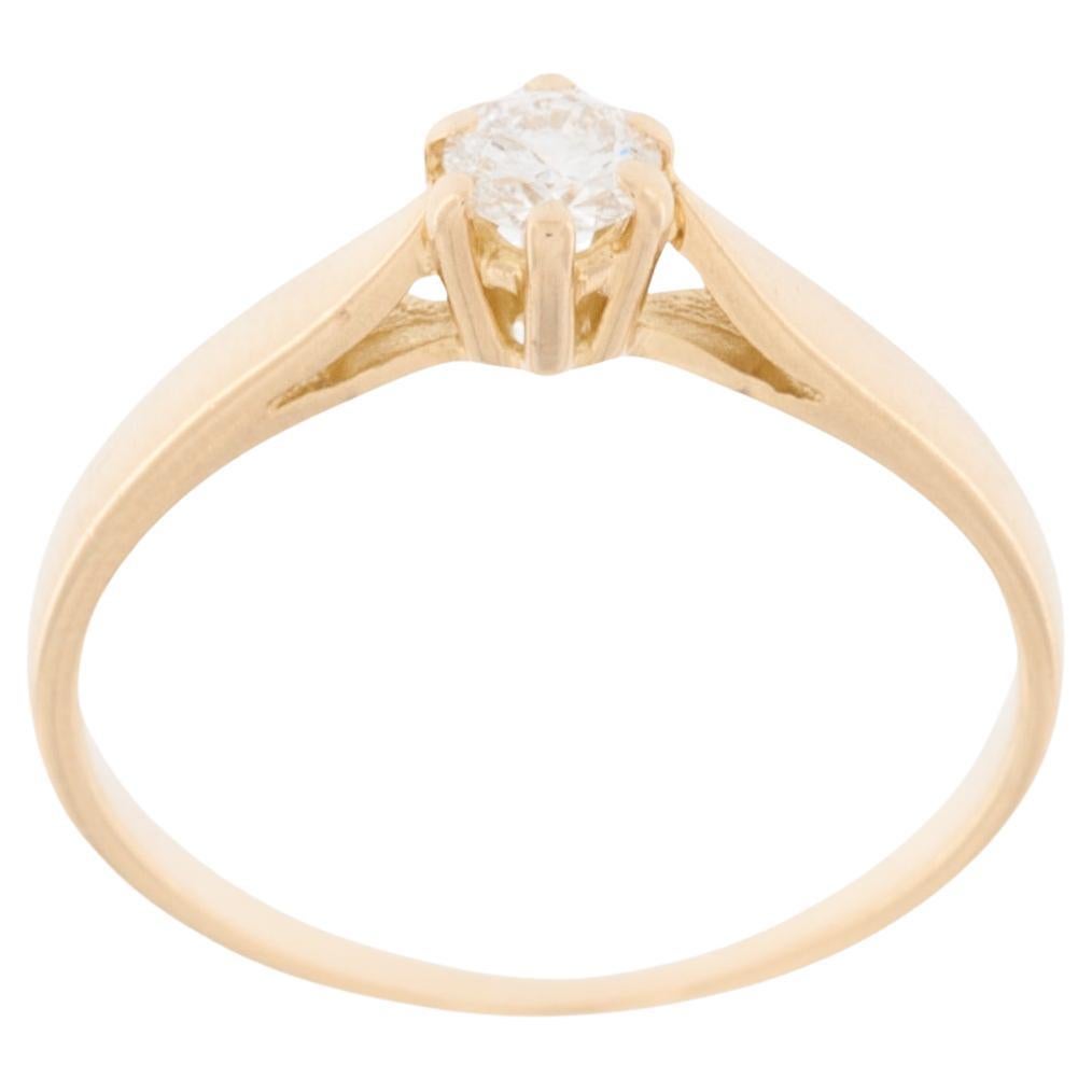 Solitaire Engagement Ring 18kt Yellow Gold with Diamond For Sale