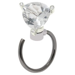 Bague de mode solitaire avec quartz de roche et diamants dans un anneau d'or, 18K
