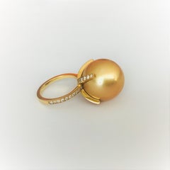 Solitaire Gold Pearl Diamonds 18 Karat Yellow Gold Cocktail Ring