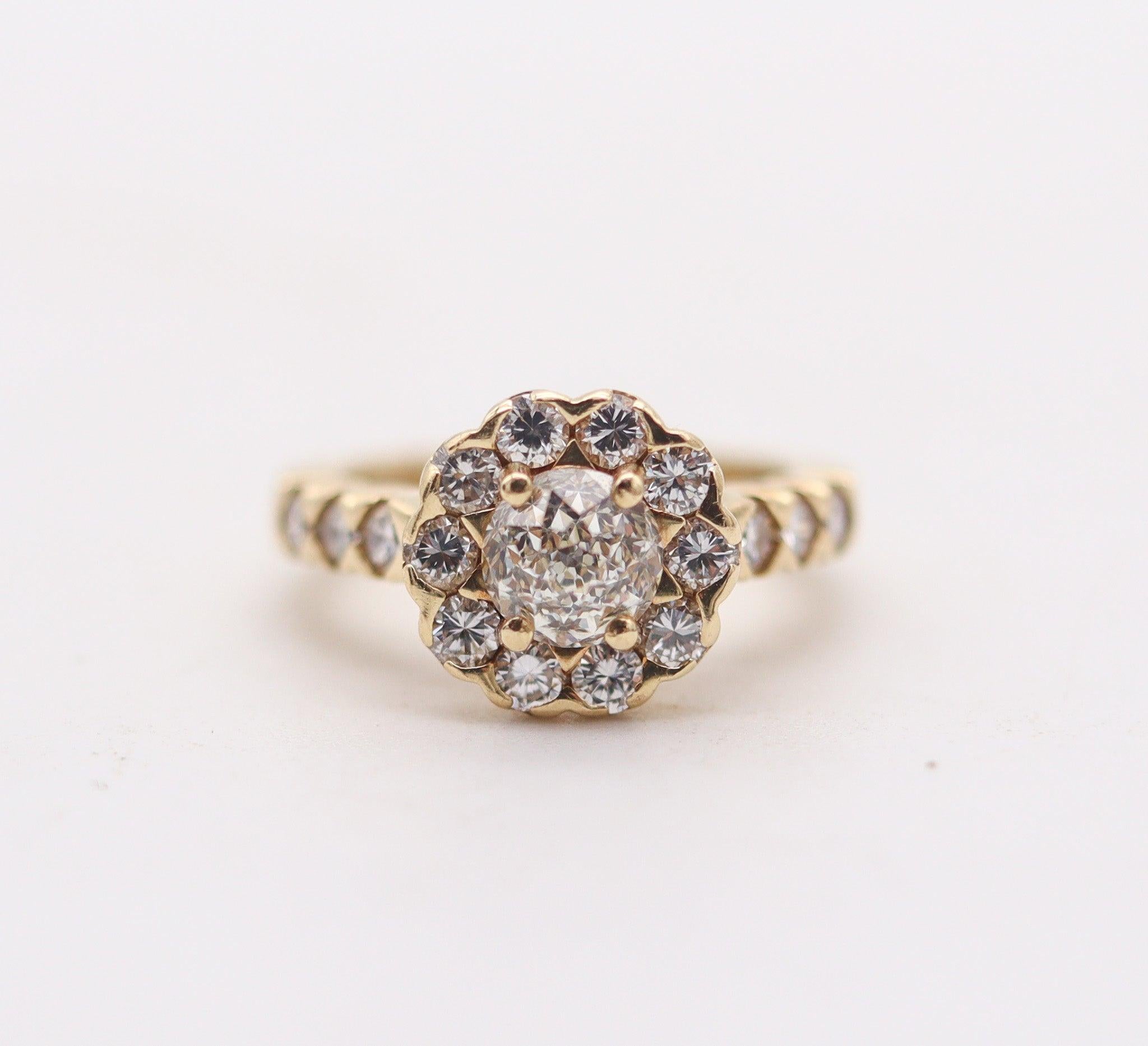 SOLITAIRE Halo-Ring In 14Kt Yellow Gold With Rose Cut Diamond & Round Diamonds In Excellent Condition For Sale In Miami, FL
