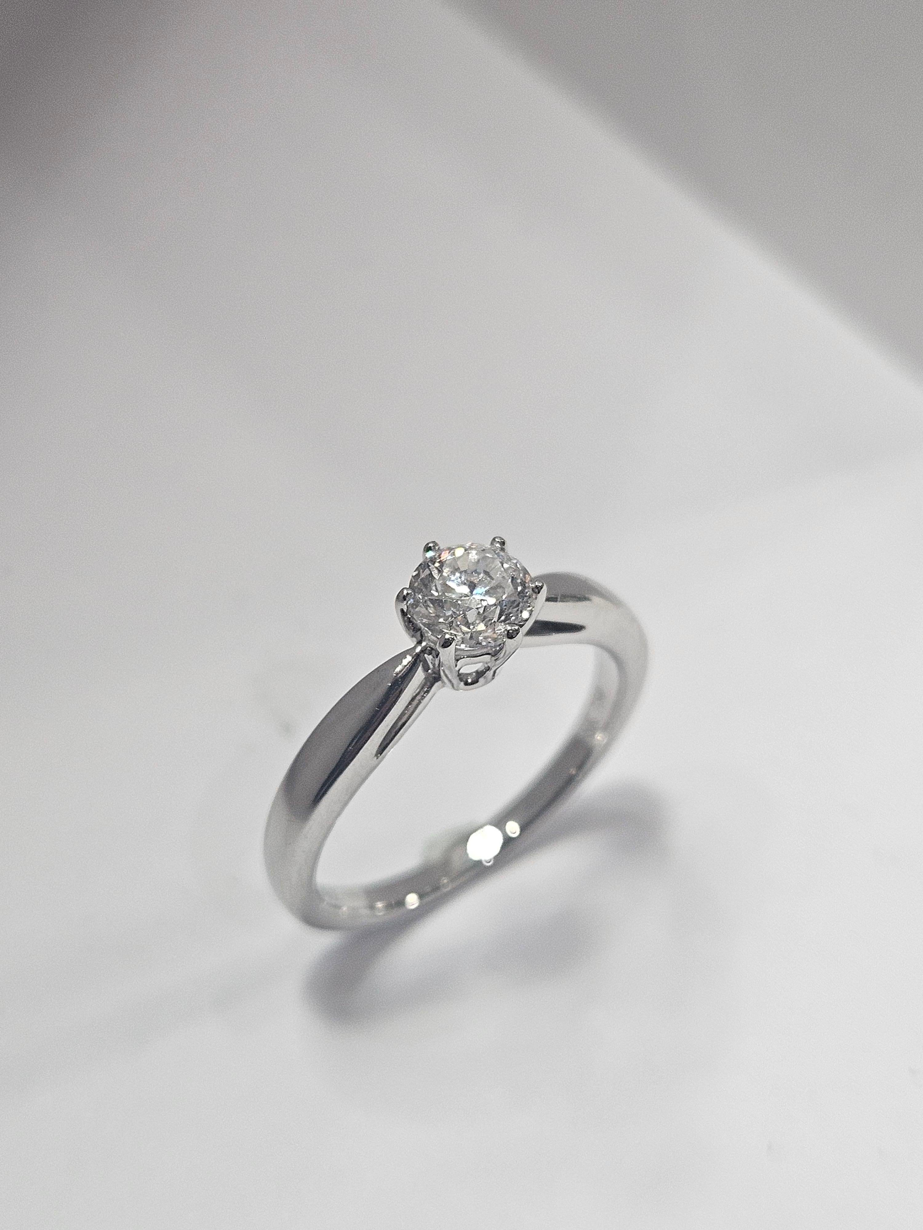 Solitär HRD Naturdiamant 0,50 cts D Farbe und VVs1 Klarheit Hand Made 18kts im Angebot 5