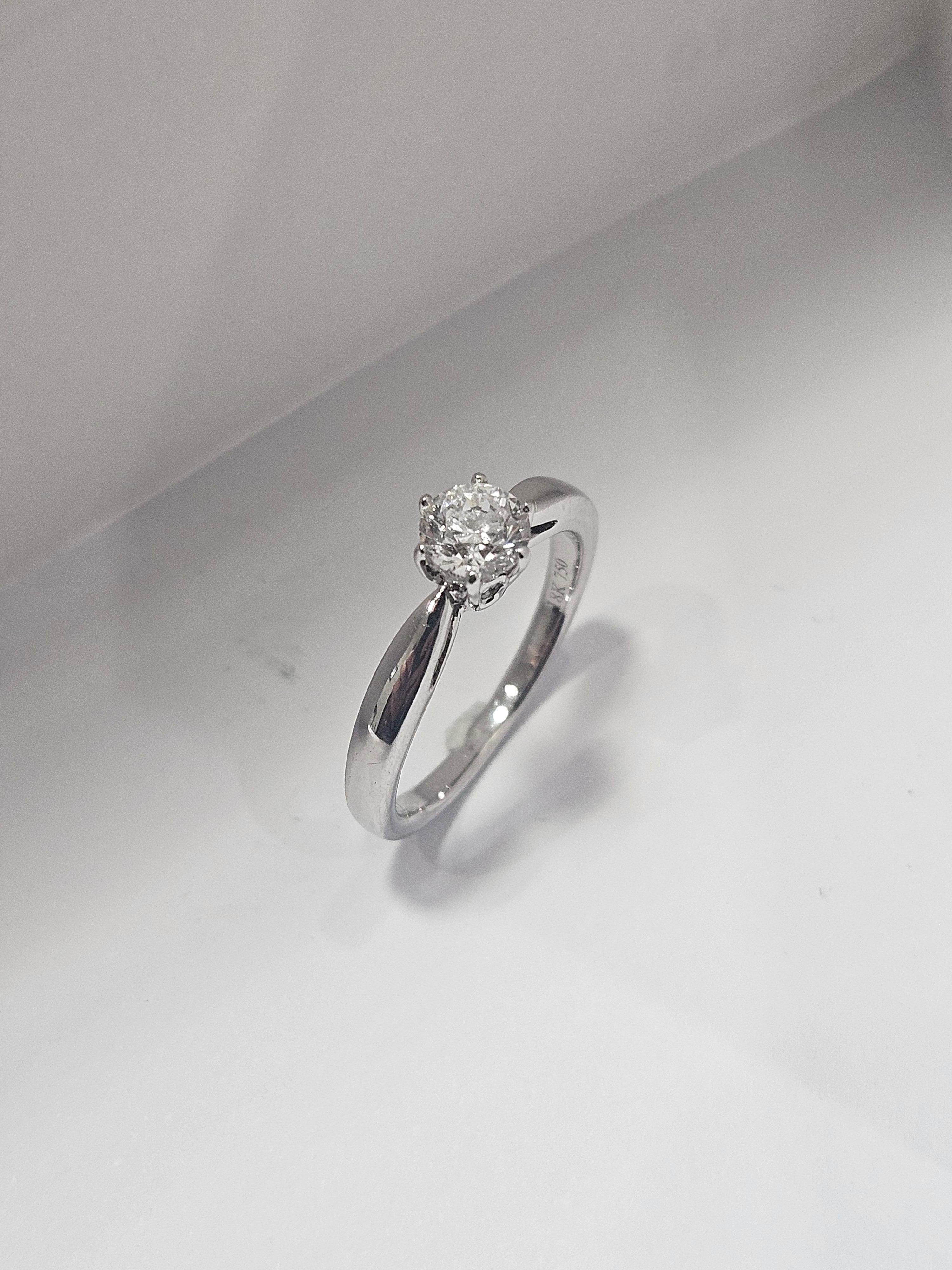 Solitär HRD Naturdiamant 0,50 cts D Farbe und VVs1 Klarheit Hand Made 18kts (Zeitgenössisch) im Angebot