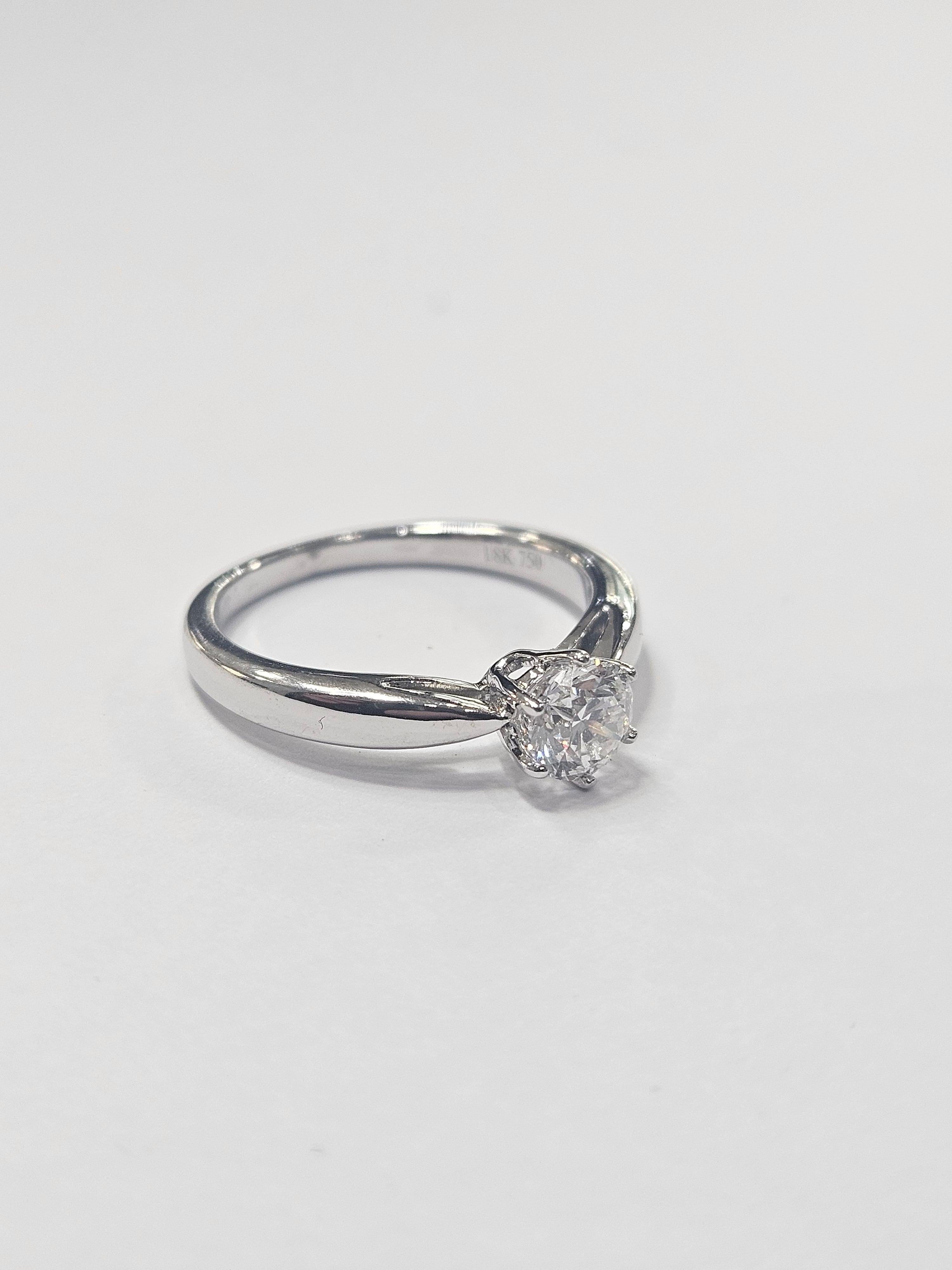 Solitär HRD Naturdiamant 0,50 cts D Farbe und VVs1 Klarheit Hand Made 18kts im Angebot 3