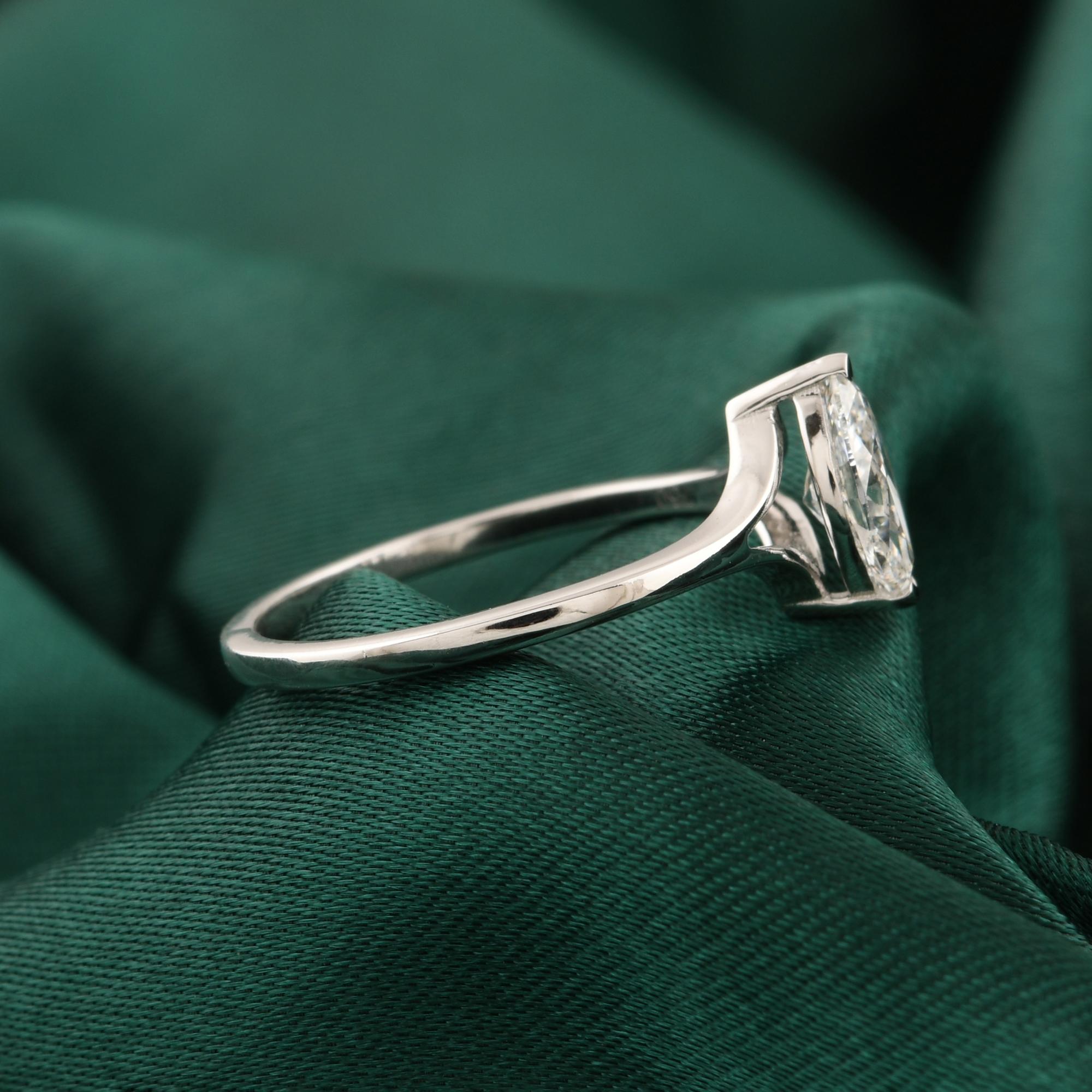 in vendita:  Anello a fascia con diamante naturale solitario Marquise 0,73 carati in oro bianco 14K Gioielli di pregio 3