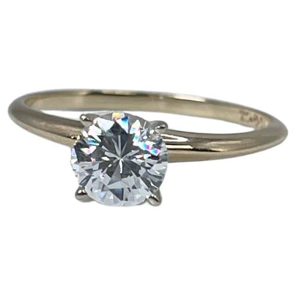 Anillo solitario de moissanita Anillo solitario de compromiso Anillo de oro amarillo de 14 quilates en venta