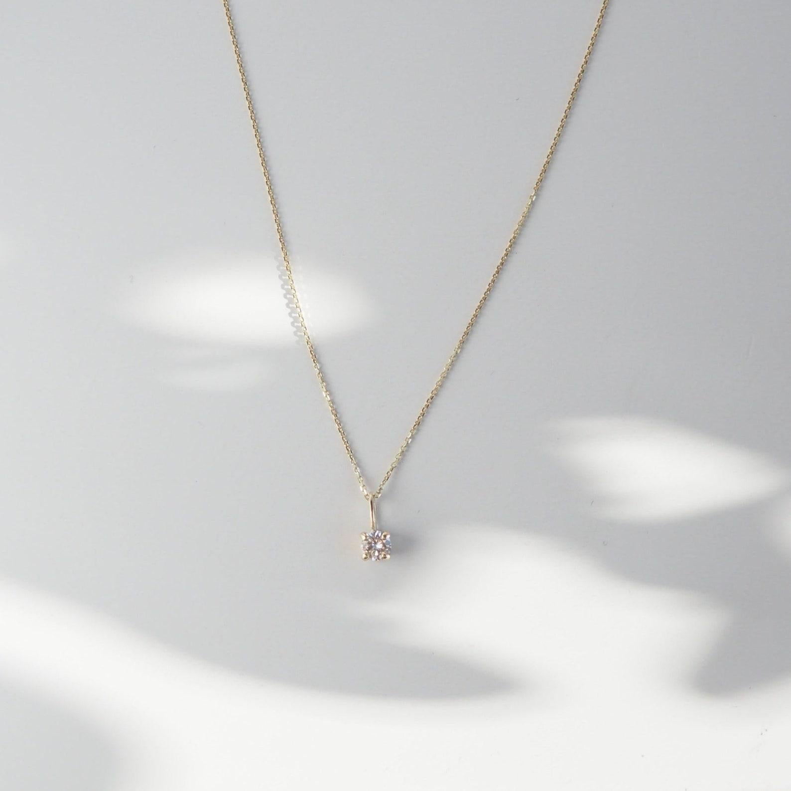 Solitaire Moissanite Necklace 14k Yellow gold  Anniversary Gift For Women . en vente 2