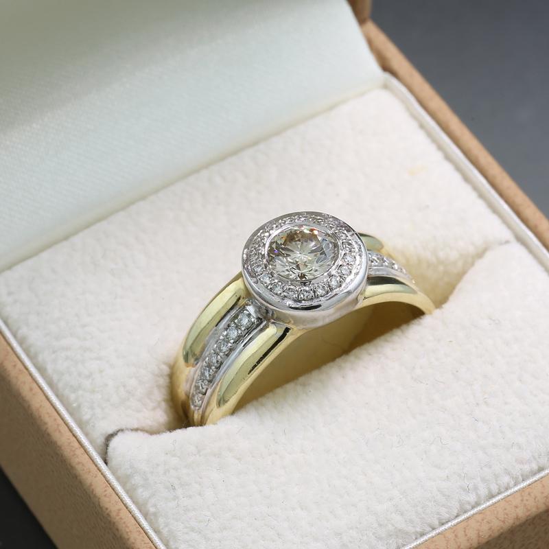Brilliant Cut Solitaire natural brilliant cut Diamond Ring 14Kt Gold bicolor Band Ring Unisex For Sale