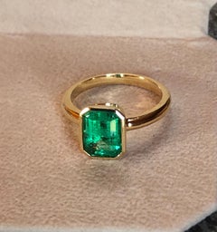 Emeralds Maravellous Solitaire Natural Colombian Emerald 18K Engagement Ring