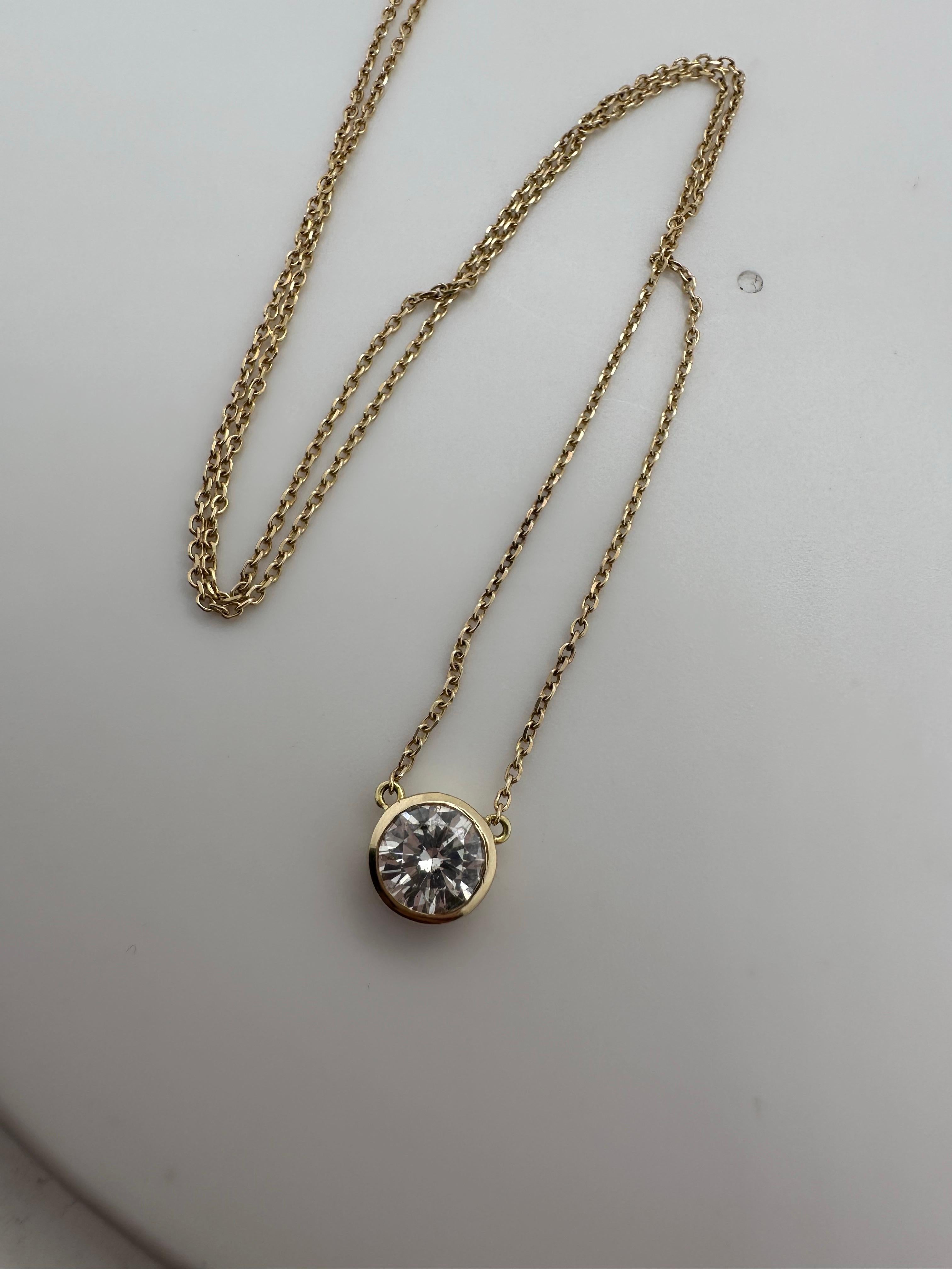 Taille brillant Collier pendentif solitaire en or 14 carats avec diamants naturels 0,80 carat en vente