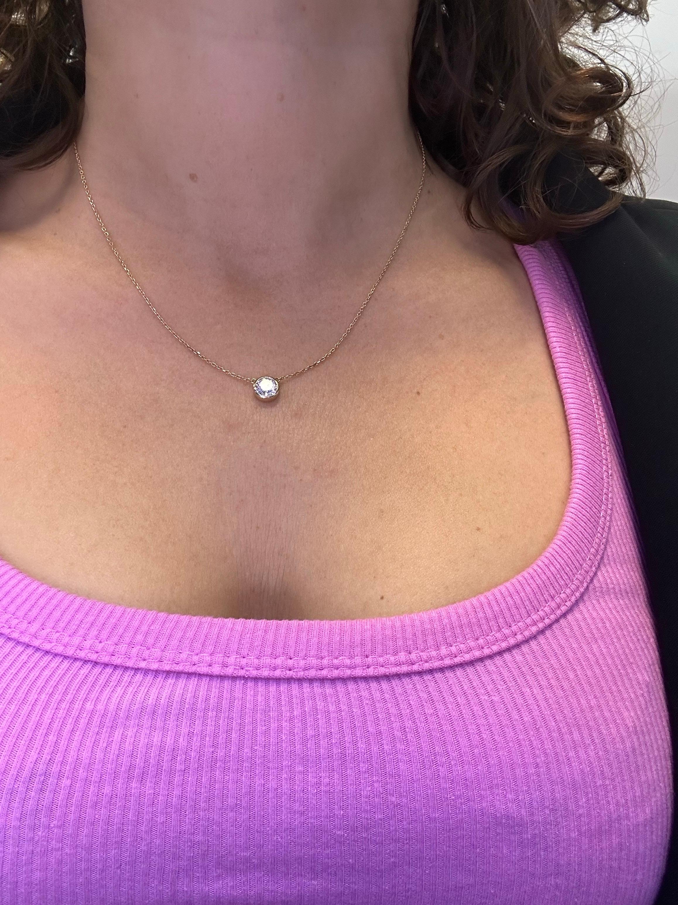 Collier pendentif solitaire en or 14 carats avec diamants naturels 0,80 carat Unisexe en vente