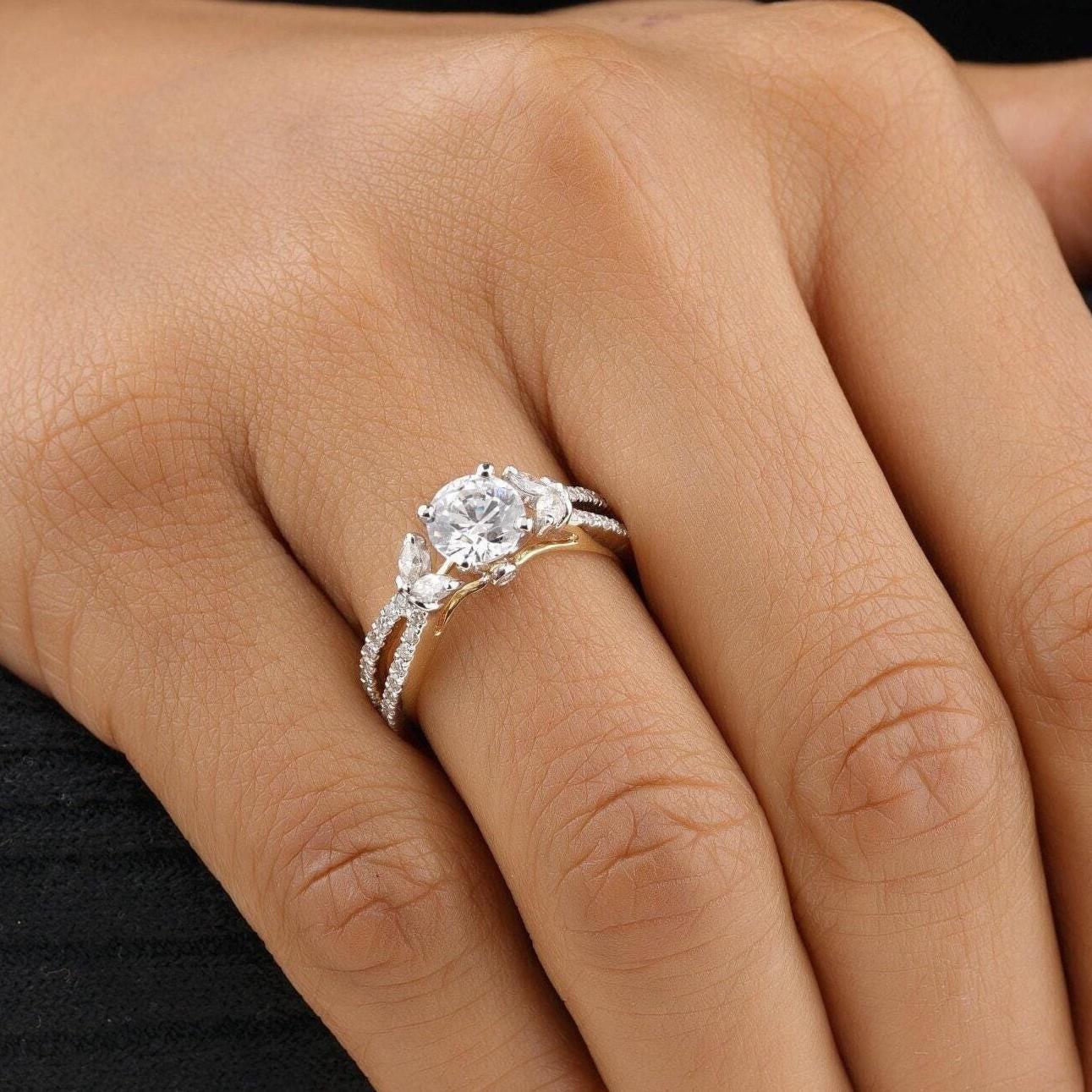 Art déco Solitaire Natural Diamond Promise Ring in 14K Solid Gold (Certified) en vente