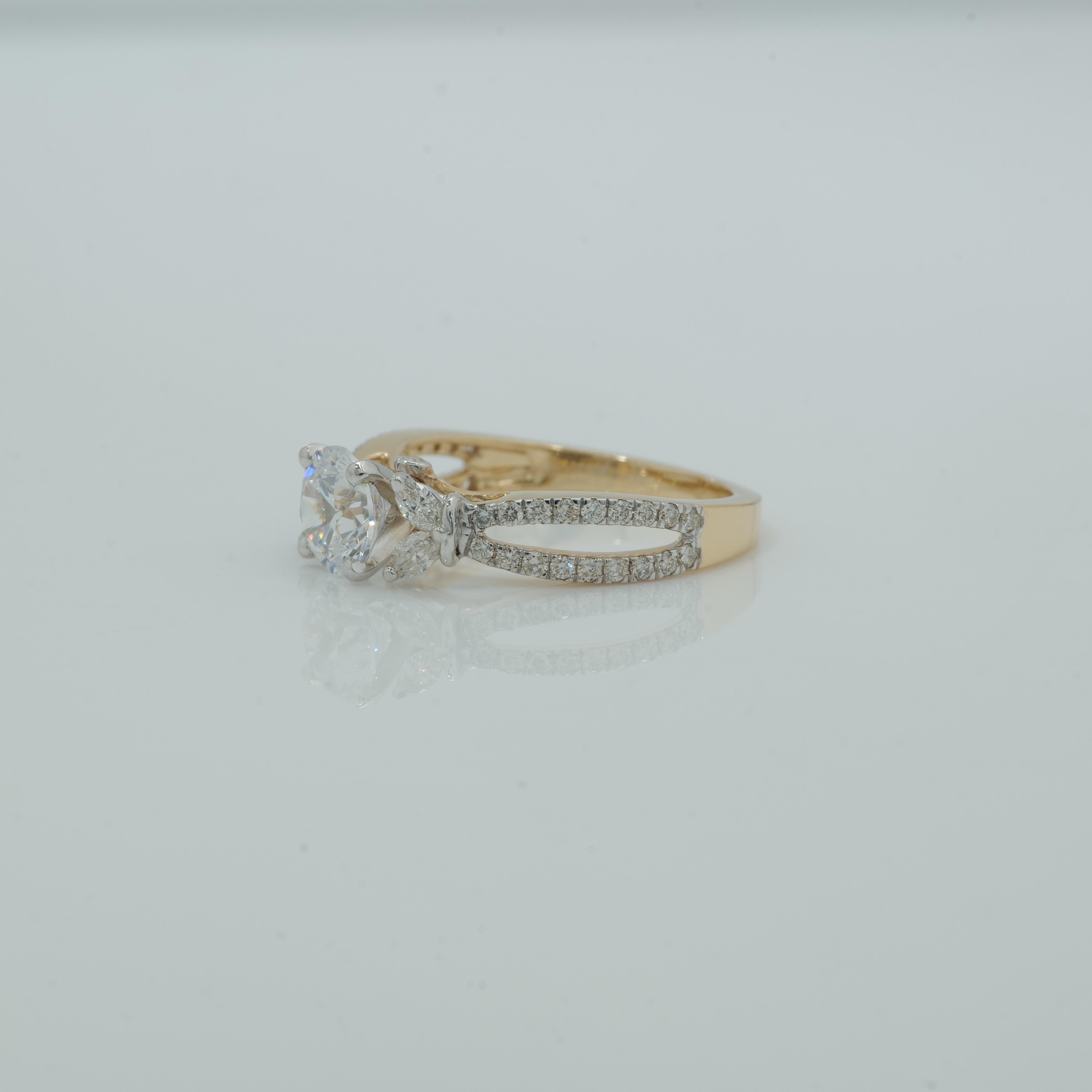 Taille ronde Solitaire Natural Diamond Promise Ring in 14K Solid Gold (Certified) en vente