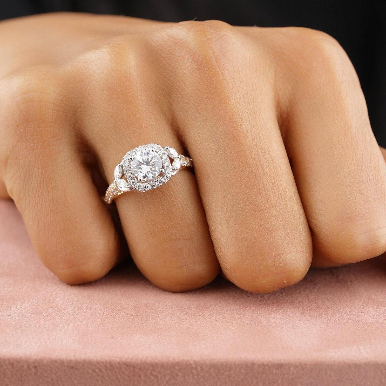 Anillo de pedida solitario con halo de diamantes naturales en oro macizo de 14k (certificado) Art Decó en venta