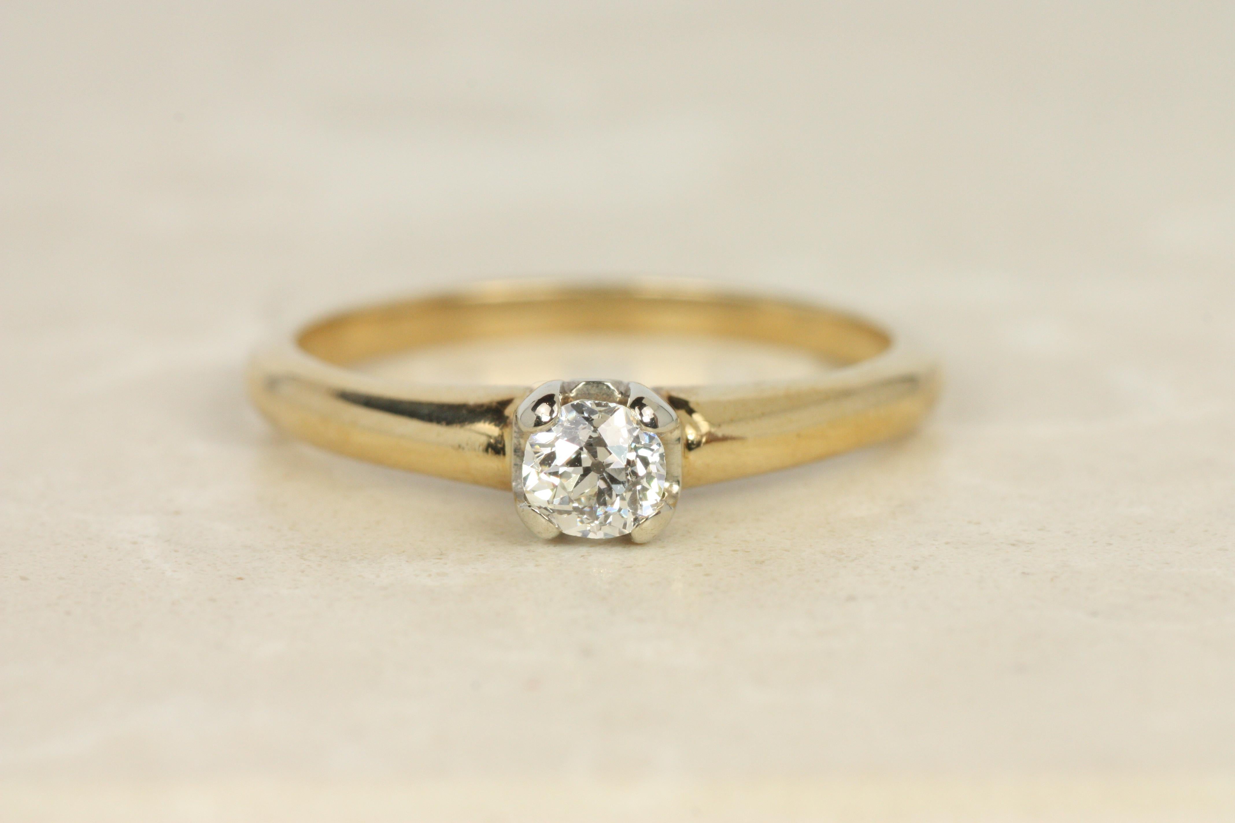 Taglio vecchia miniera Solitaire Old Mine Cut Diamond Engagement Ring – 0.16ct in 14K Gold in vendita