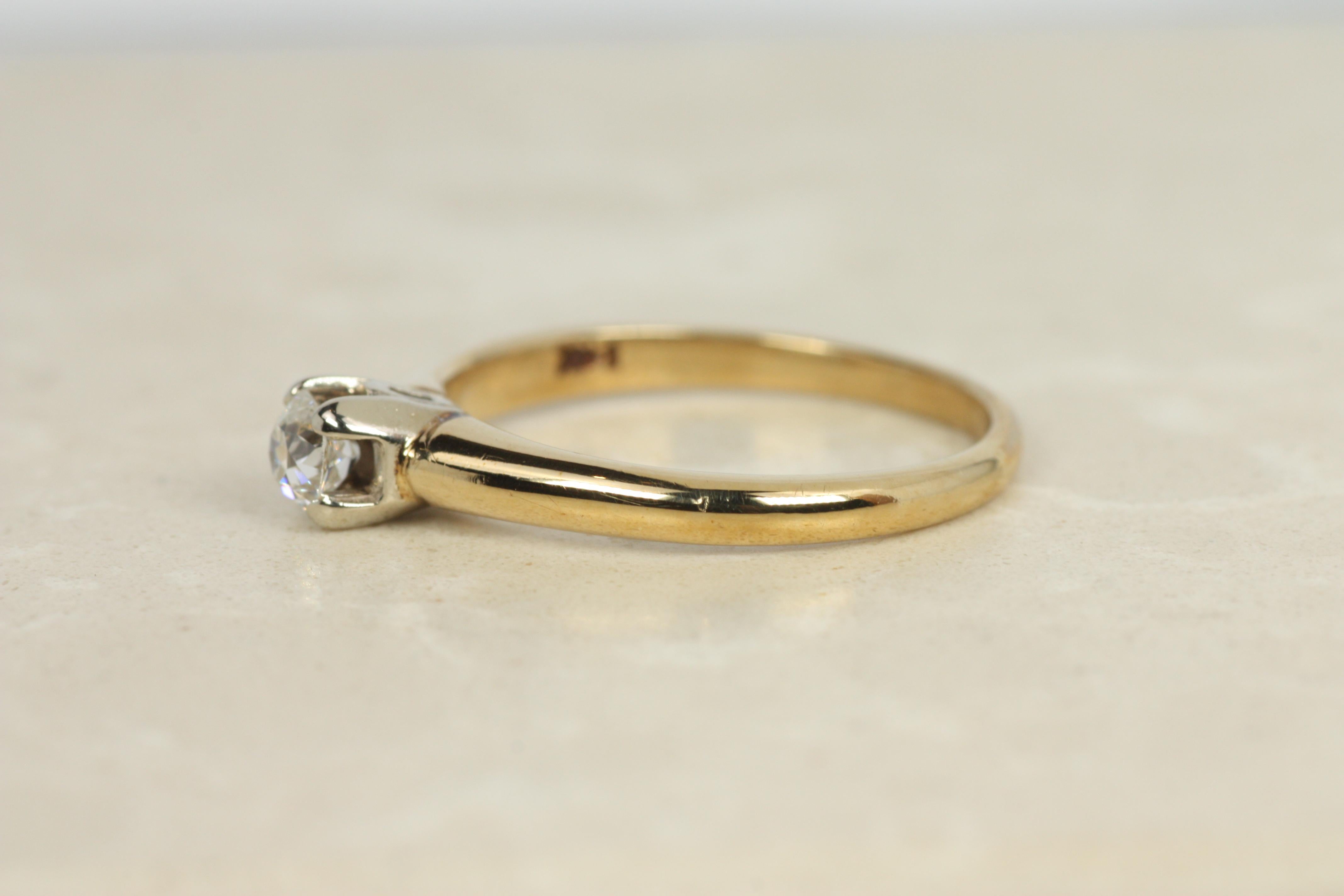 Donna Solitaire Old Mine Cut Diamond Engagement Ring – 0.16ct in 14K Gold in vendita