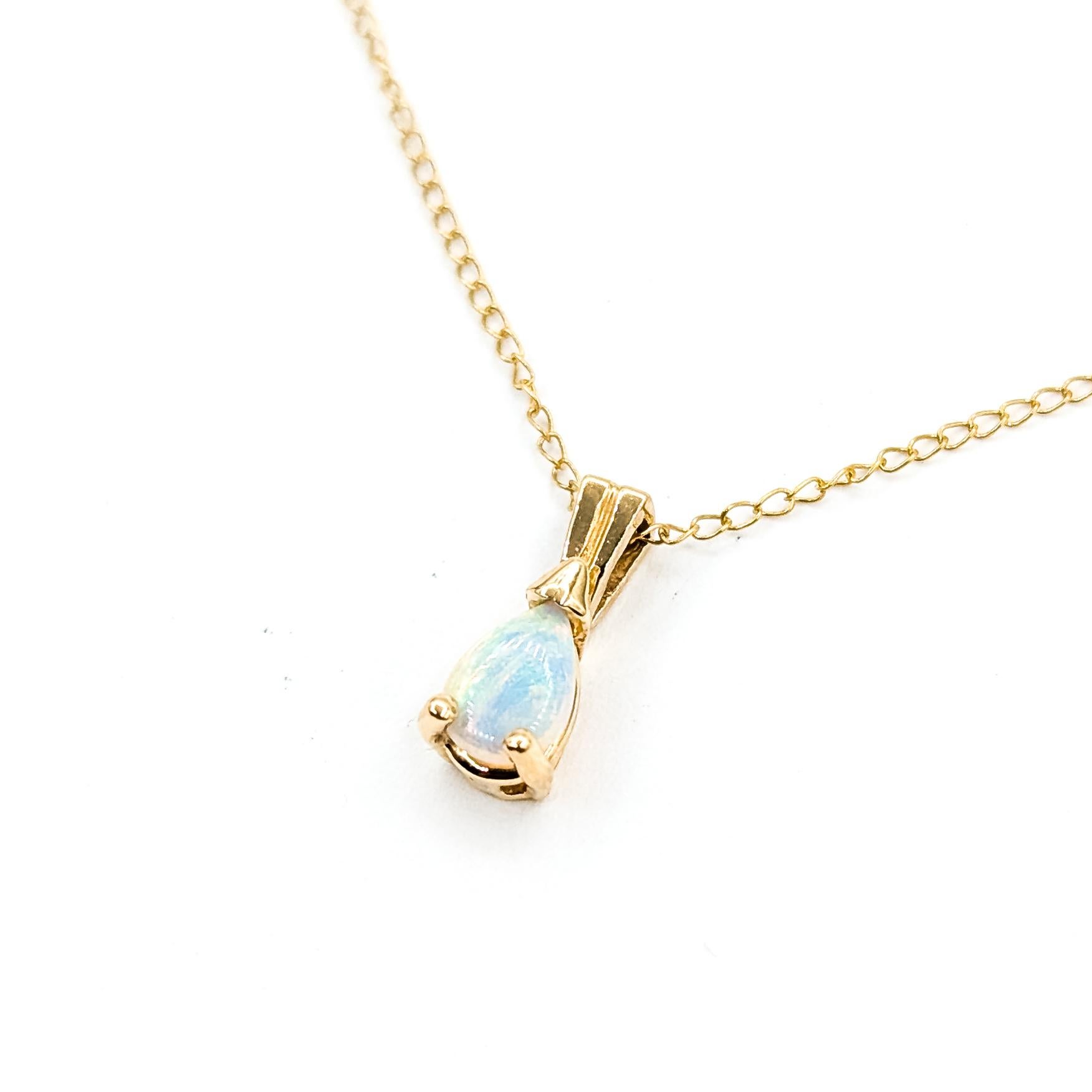 Contemporain Pendentif Solitaire Opale en or jaune 14k en vente