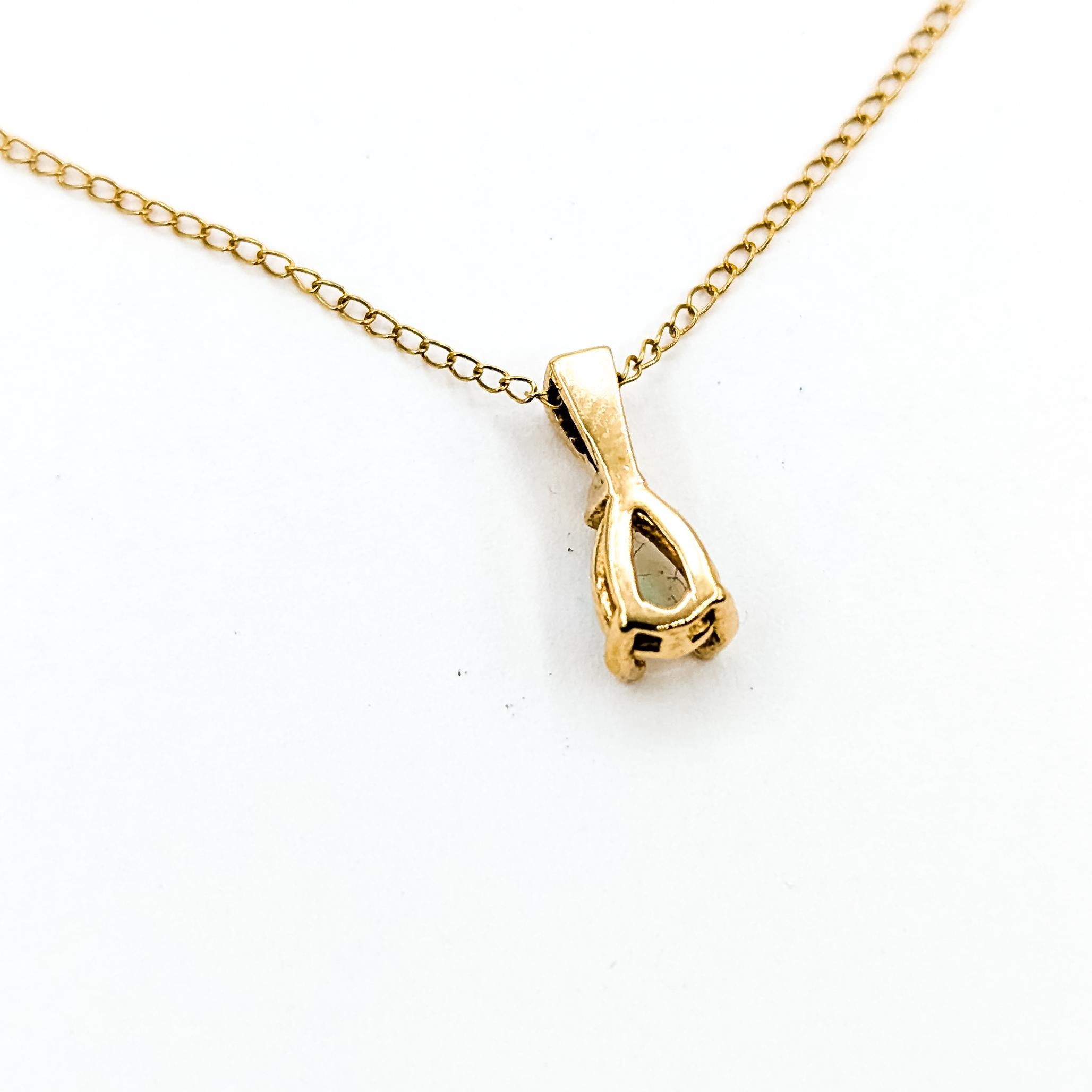 Pendentif Solitaire Opale en or jaune 14k en vente 1