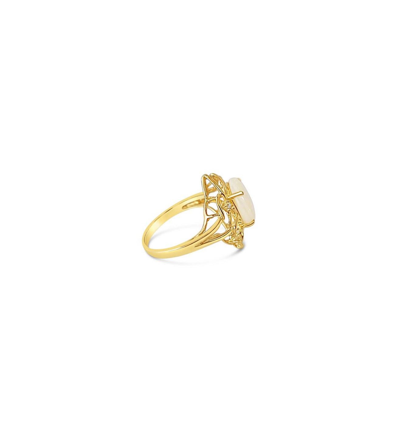 Taglio rotondo Anello Opale Solitario in oro giallo 14k in vendita