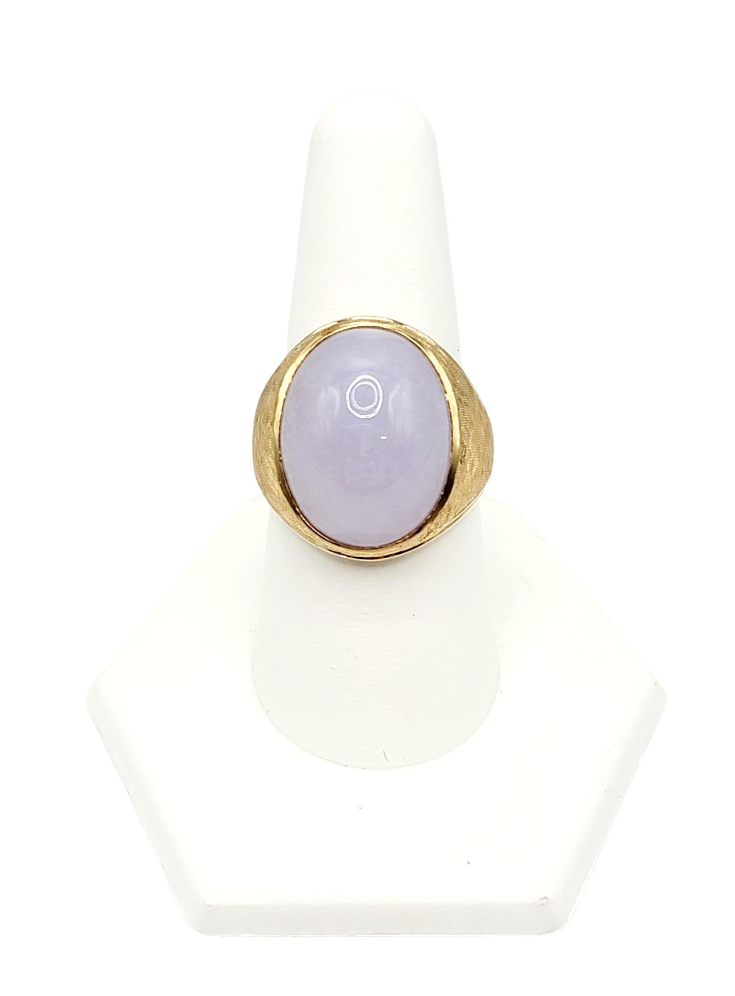 Contemporary Solitaire Oval Cabochon Lavender Jadeite Jade Ring 14 Karat Yellow Gold For Sale