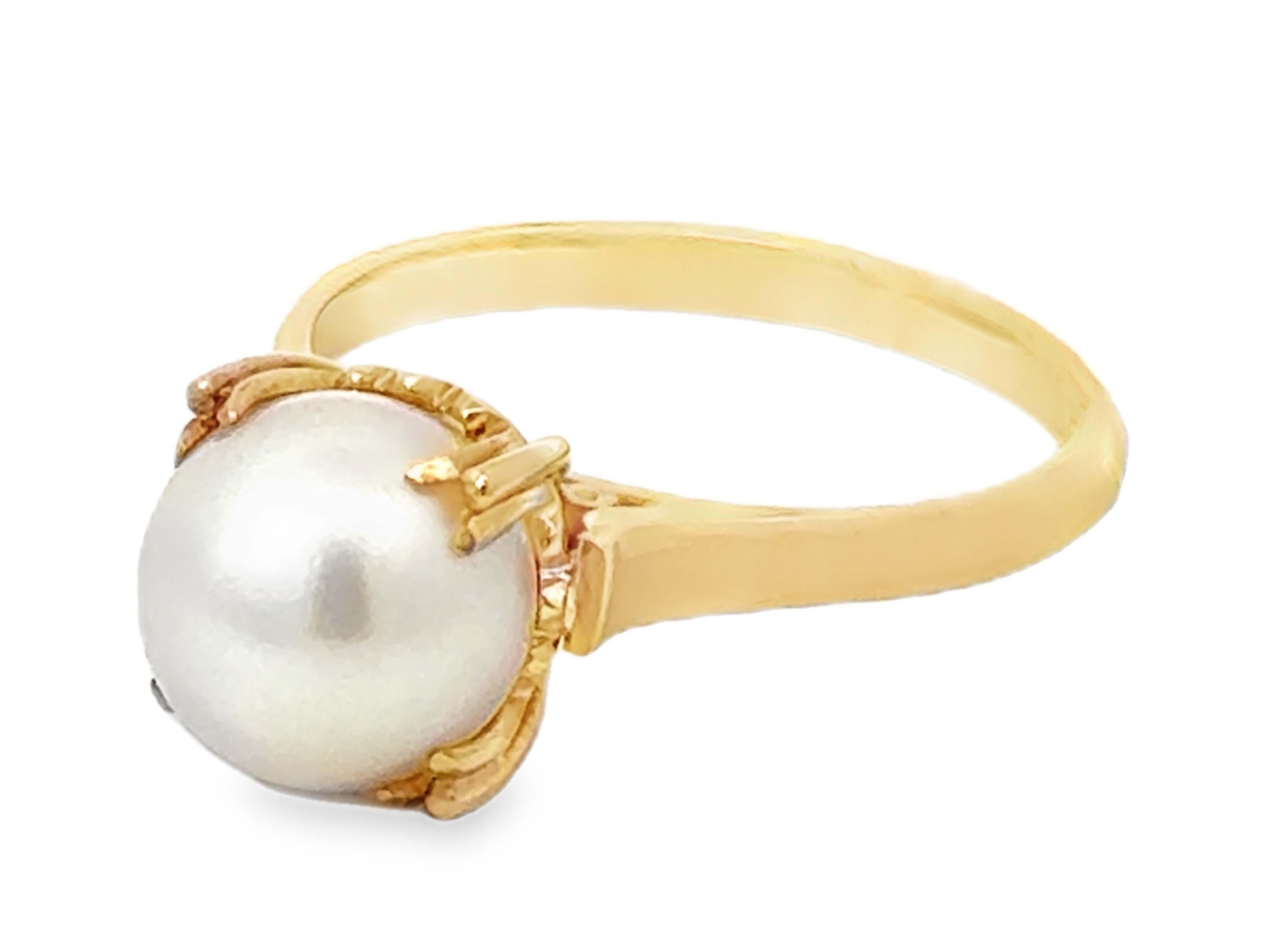 Bague solitaire en or jaune 18k avec perles serties en vente 2