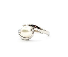 Solitaire Pearl Ring in 10k White Gold