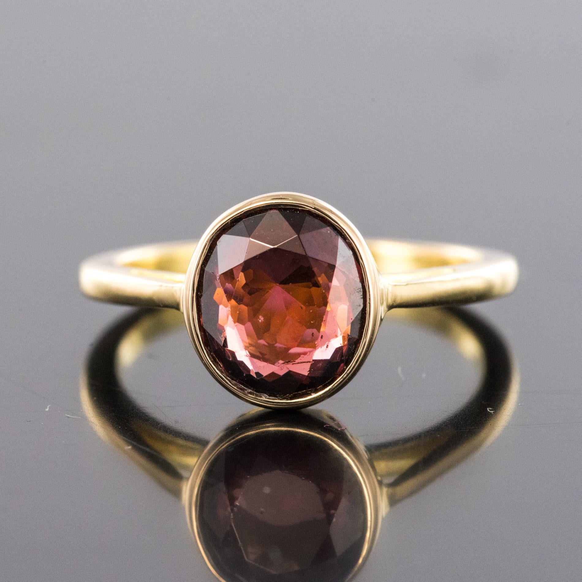 Solitaire Rhodolite Garnet 18 Karat Yellow Gold Ring For Sale 1