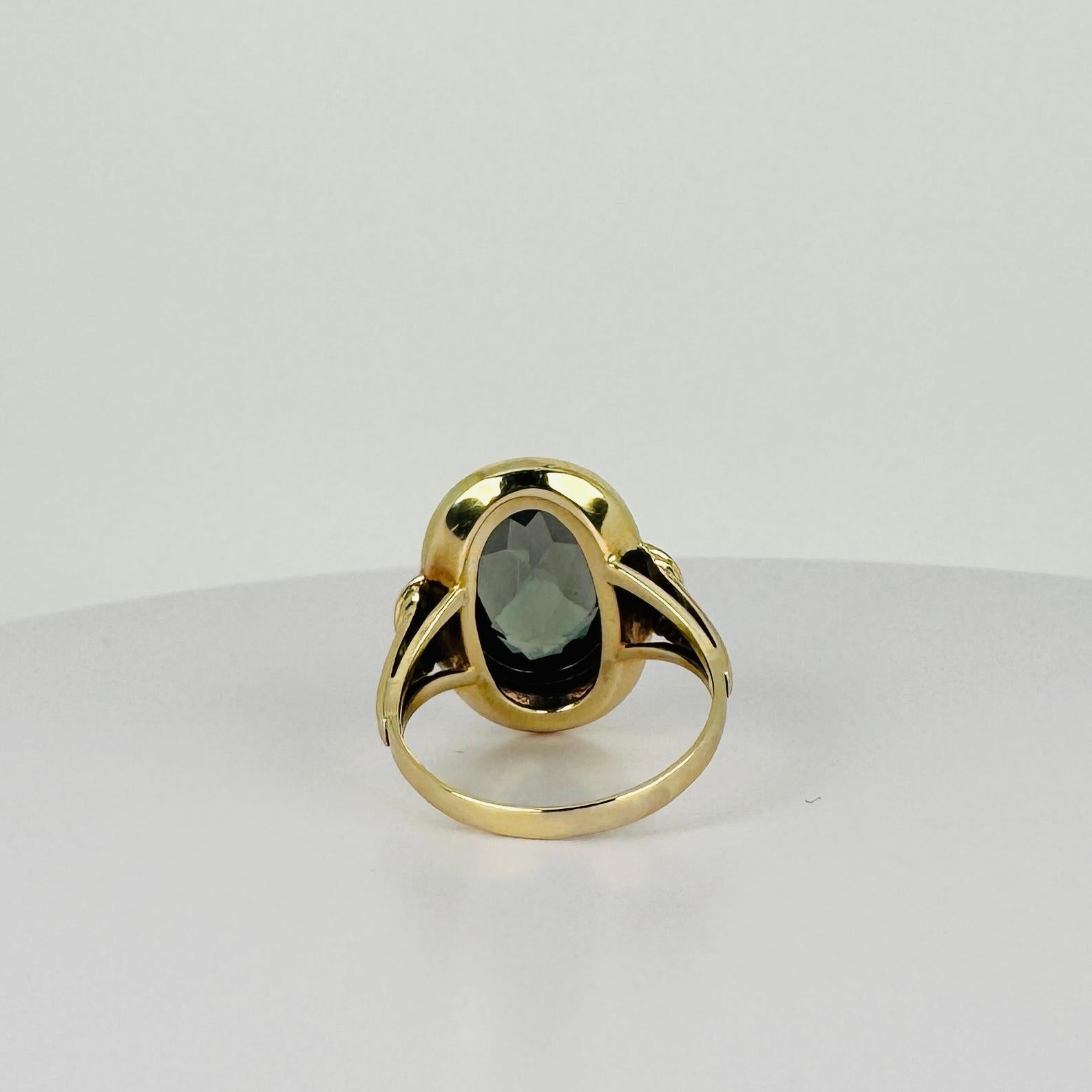 Solitaire Ring 14k Yellow Gold with Green Tourmaline Oval Facetted of 8 Carat For Sale 2