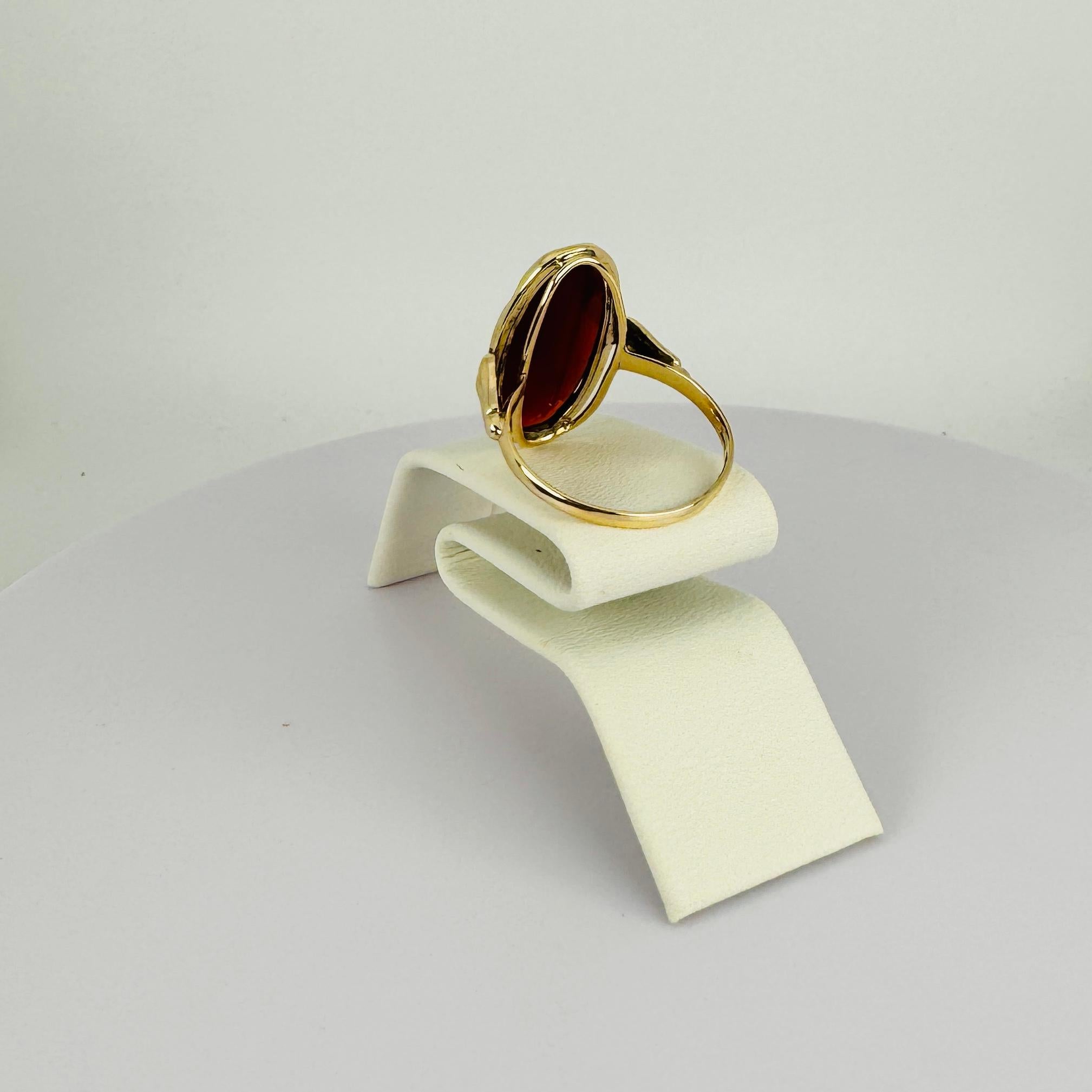 Bague solitaire en or jaune 14k avec cabochon de cornaline ovale facetté 8 carats en vente 3