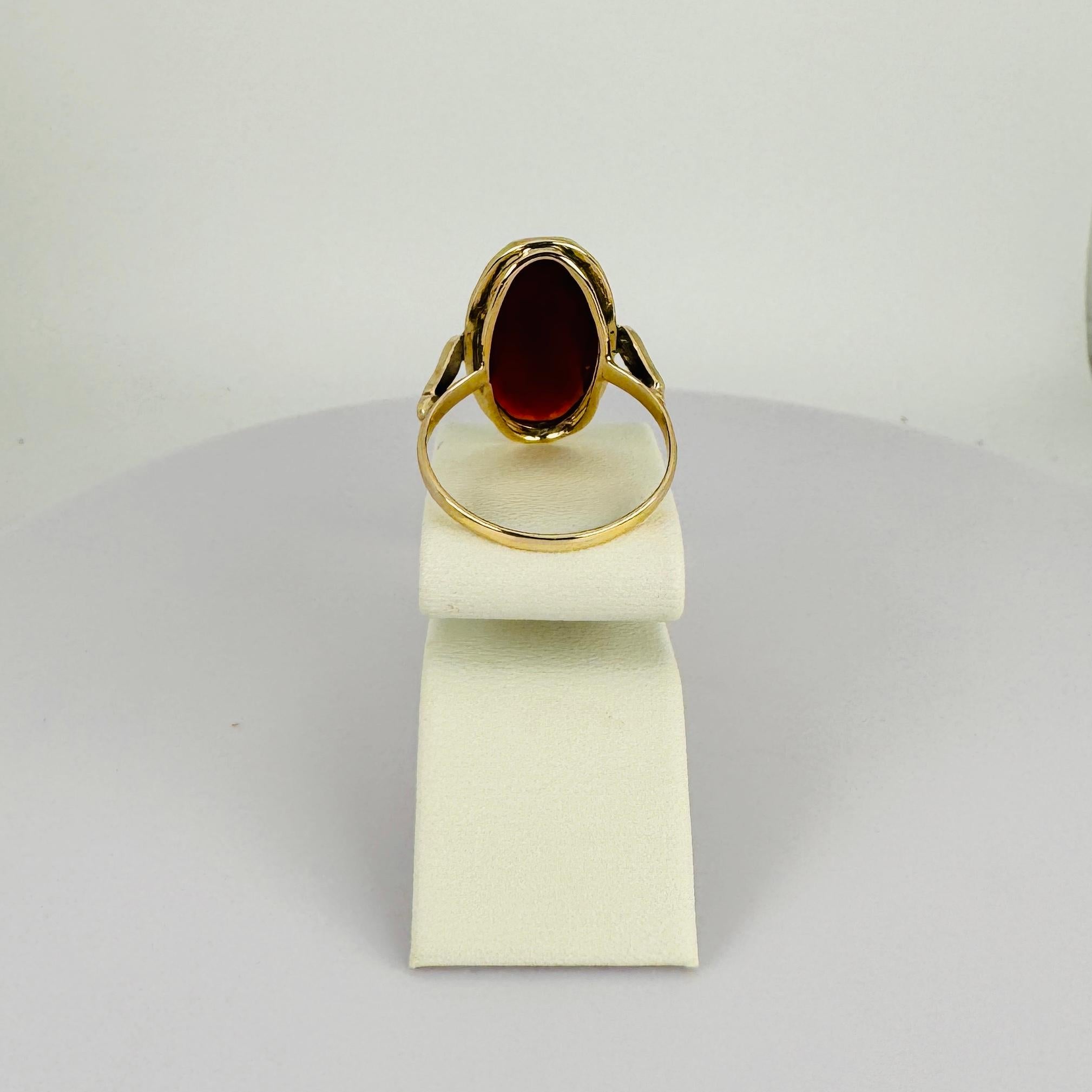 Bague solitaire en or jaune 14k avec cabochon de cornaline ovale facetté 8 carats en vente 4