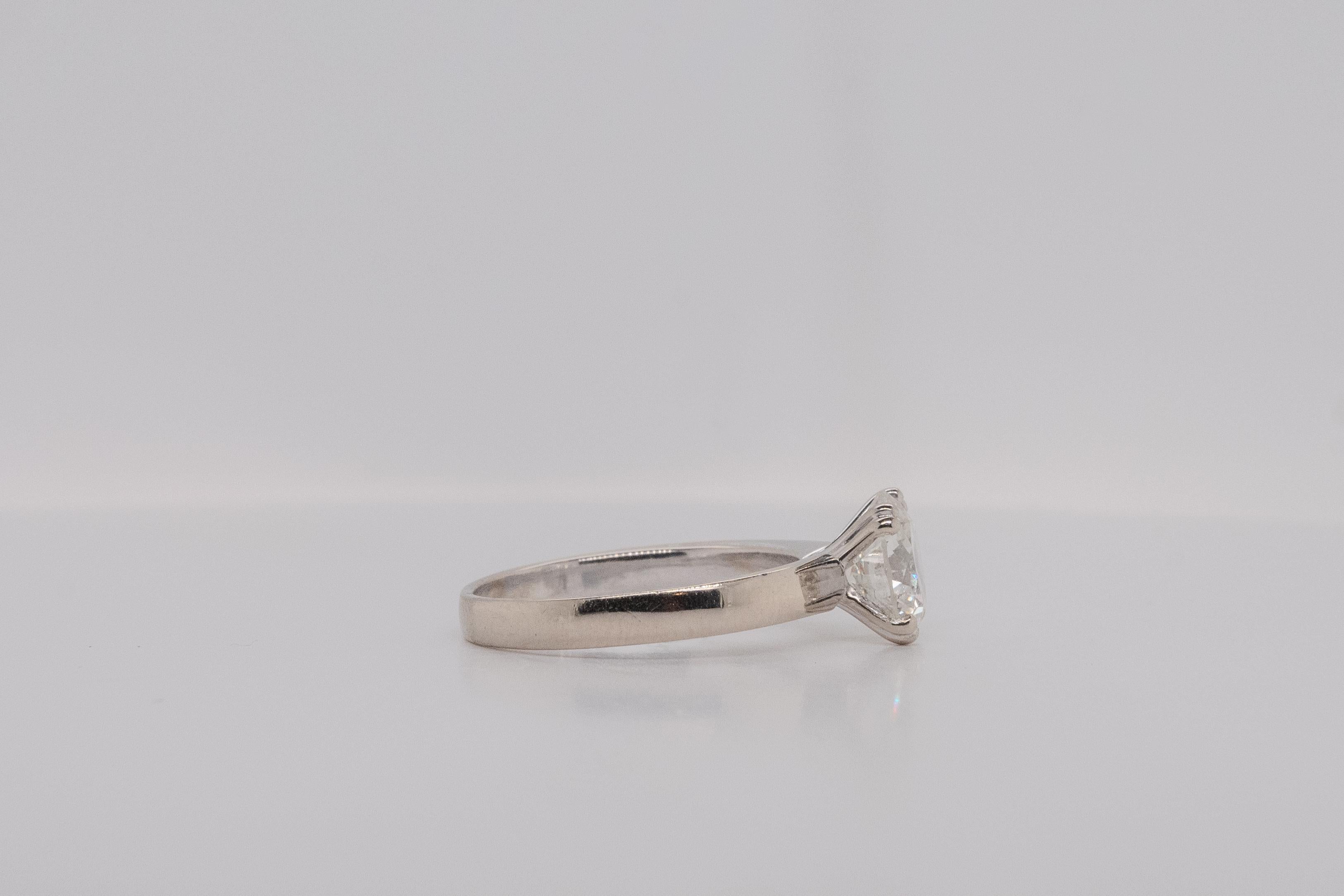 Solitaire Ring Diamond 1.51 cts, White Gold In Excellent Condition For Sale In Vannes, FR