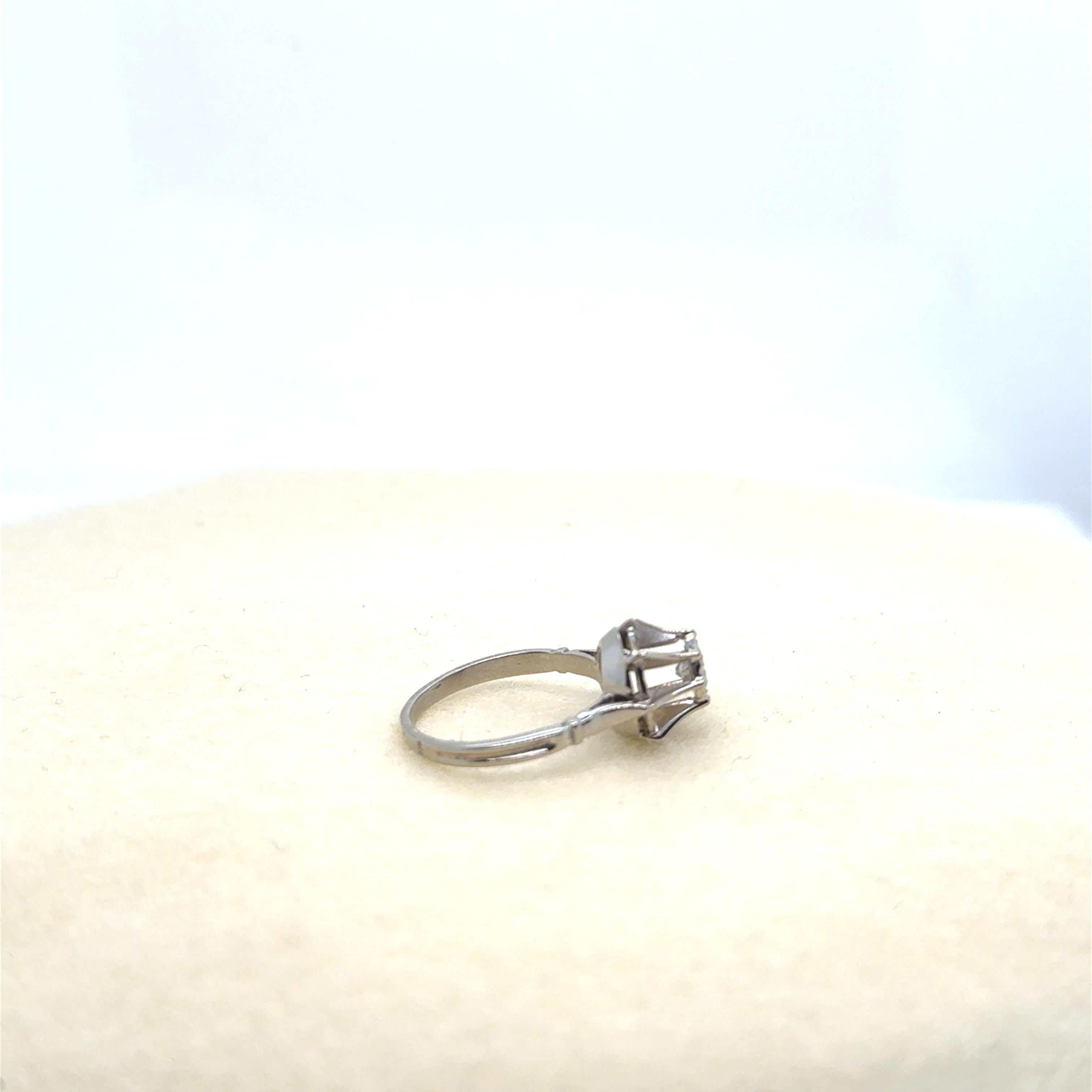 Solitaire Ring Diamonds 0.30 Carats 18 Carat White Gold For Sale 1