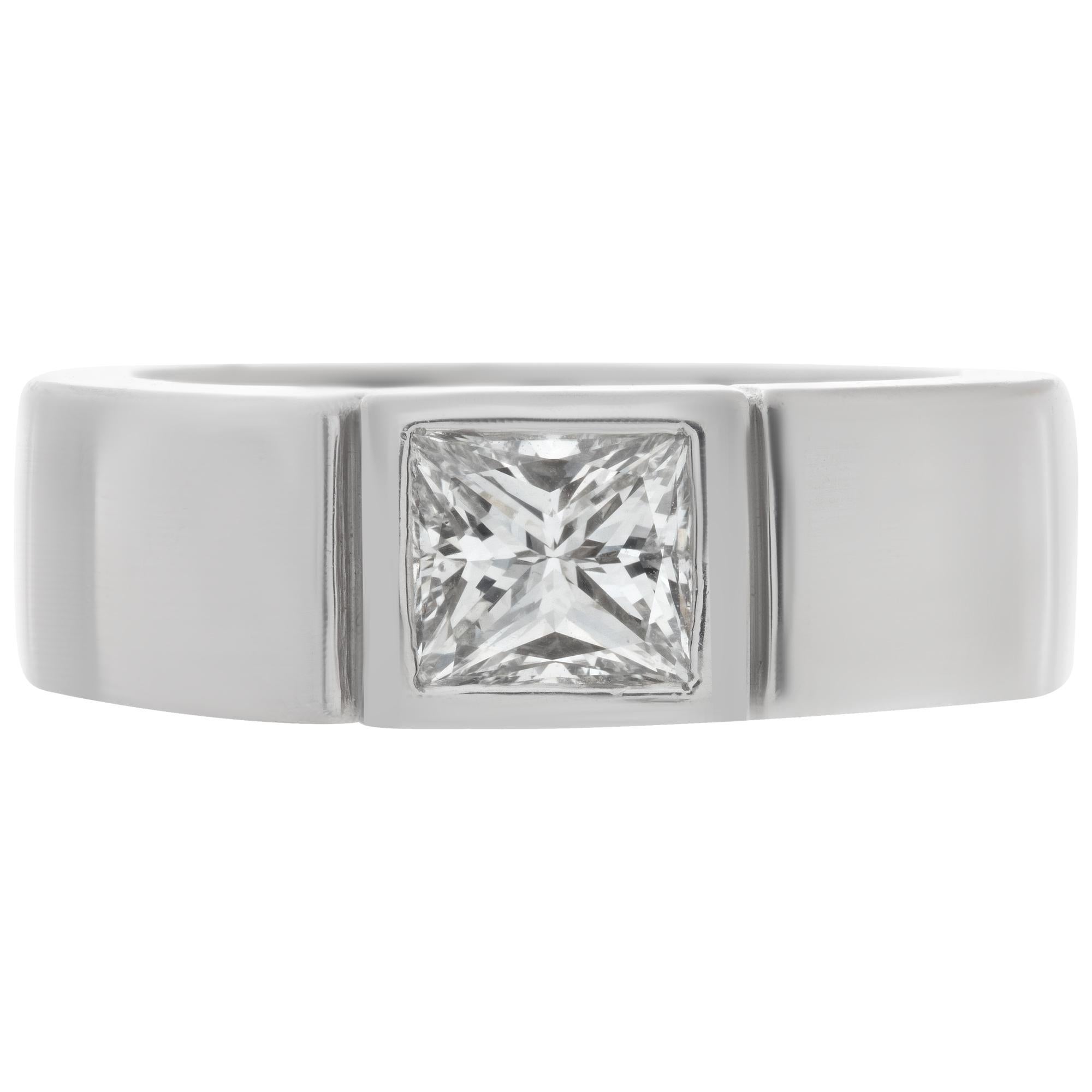 EGL certified princess cut diamond 1.03 carat (H color, VS1 clarity) solitaire ring set in heavy platinum mounting. Size 7

This GIA certified ring is currently size 7 and some items can be sized up or down, please ask! It weighs 13.1 gramms and is