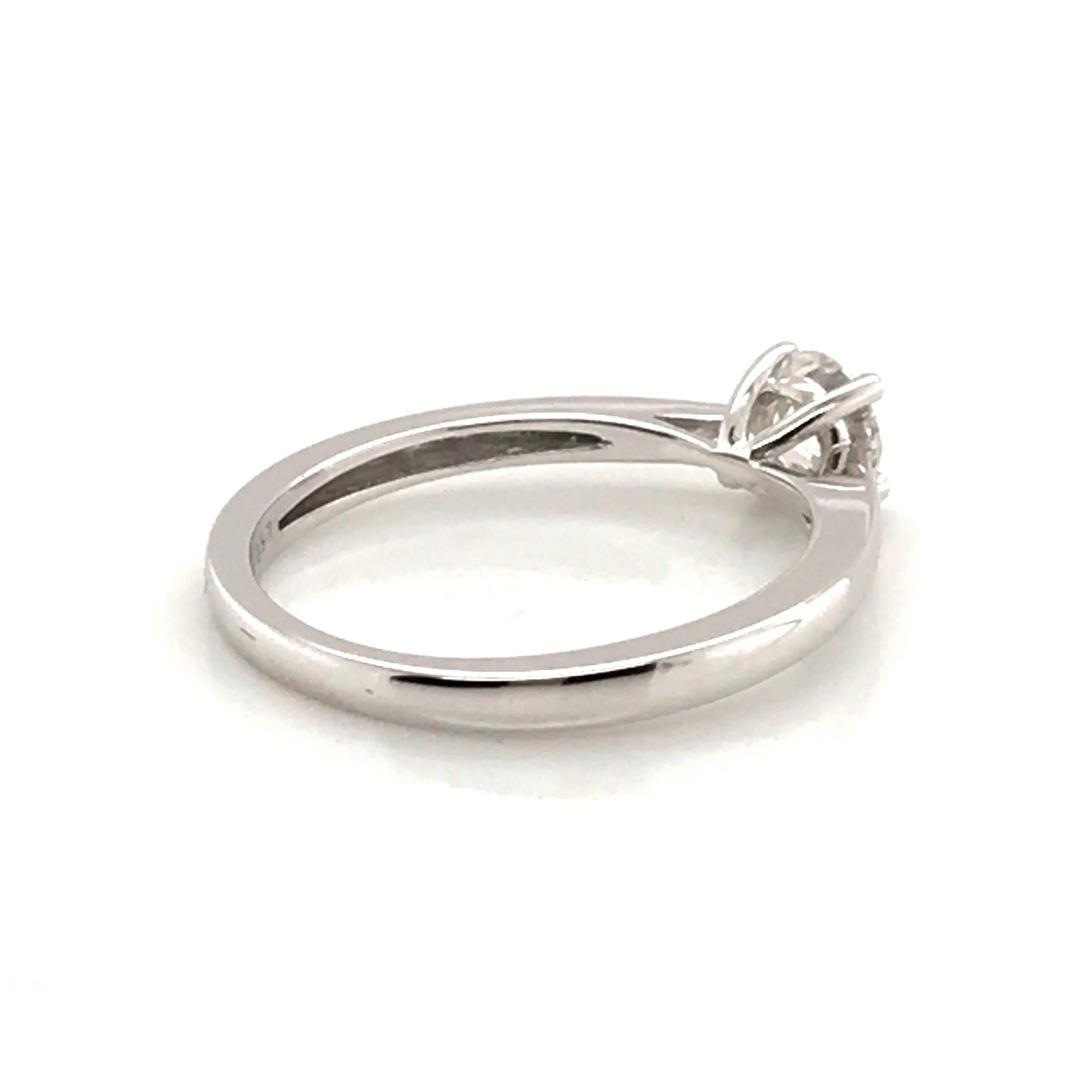 Solitär-Ring Weißer Diamant zertifizierte Farbe F Weißgold 18 Karat im Angebot 6