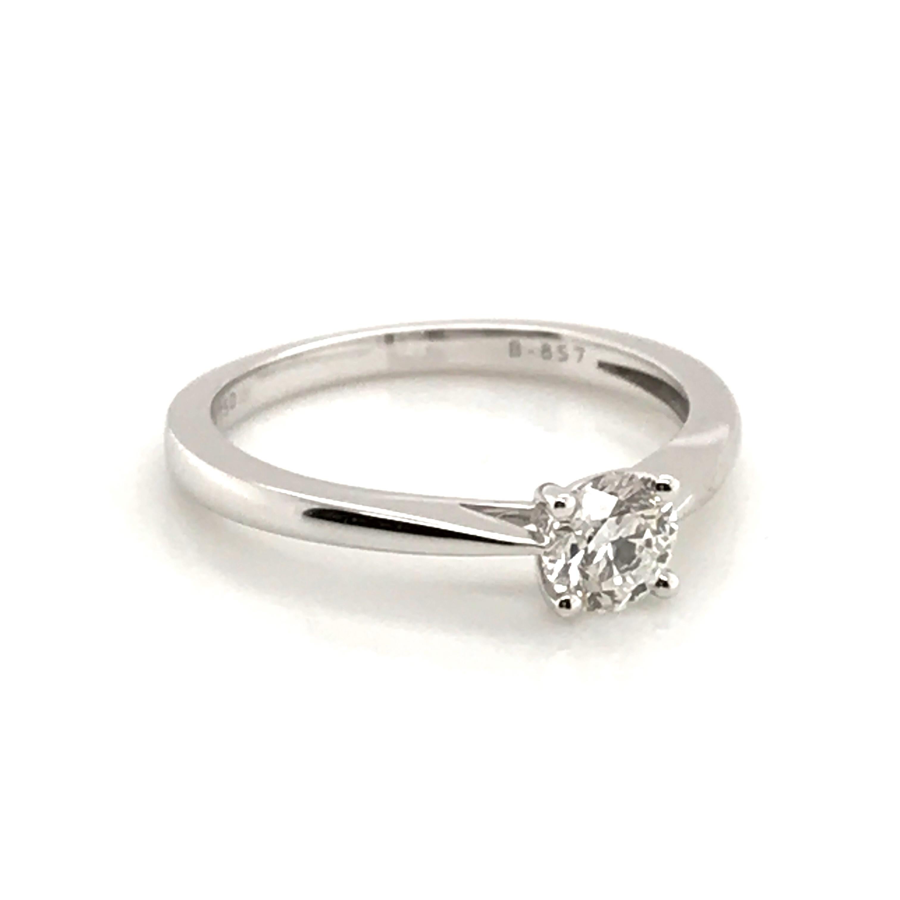 Solitaire Ring White Diamond Certified Color F White Gold 18 Karat For Sale 10