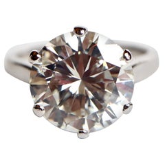 Solitaire Ring with a 5.23 Carat Diamond in the Center