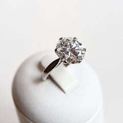 Solitaire Ring with a 5.23 Carat Diamond in the Center