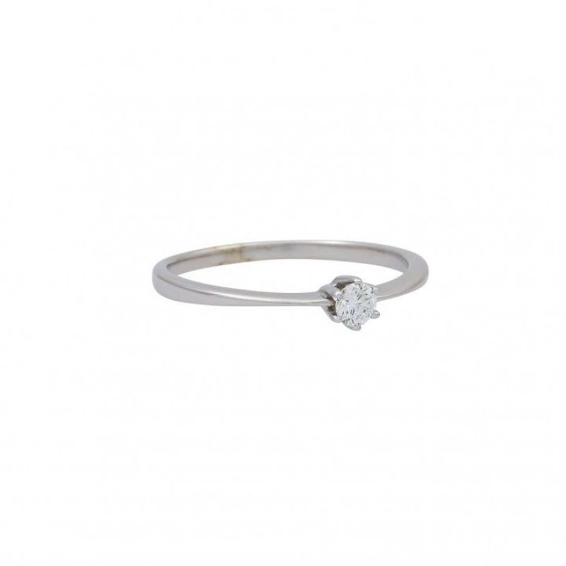 approx. WEISS (H) /SI, WG 14K, 2.2g, RW: 63, 21st century, slight signs of wear.

 Solitaire ring with brilliant-cut diamond approx. 0.20 ct. closely. approx. WHITE (H) /SI, WG 14K, 2.2g, ring size 63, 21st century, minor signs of wear.
