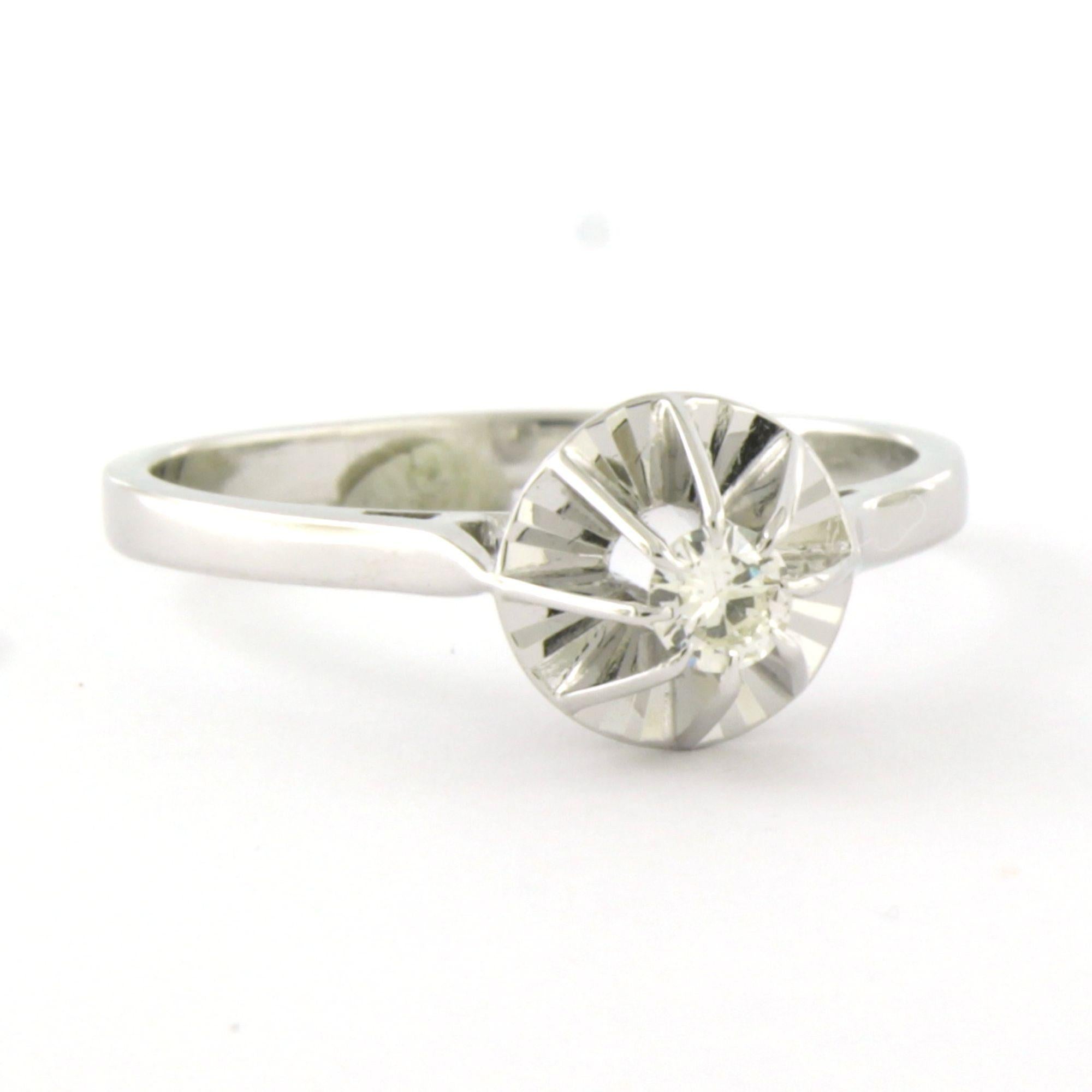 Solitärring mit Diamant im Brillantschliff bis zu 0,16ct 18k Gold 3,4 Gramm Damen im Angebot