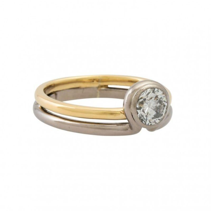 Solitaire ring with brilliant approx. 1 ct, approx. LGW(I-J)/P2, GG/WG 18K, 9 g, RW: 63, 20th century, slight signs of wear.

Solitaire ring with brilliant- cut diamond approx. 1 ct. approx. STW(I-J)/P2, 18K YG/WG, 9 g, ring size: 63, 20th century,