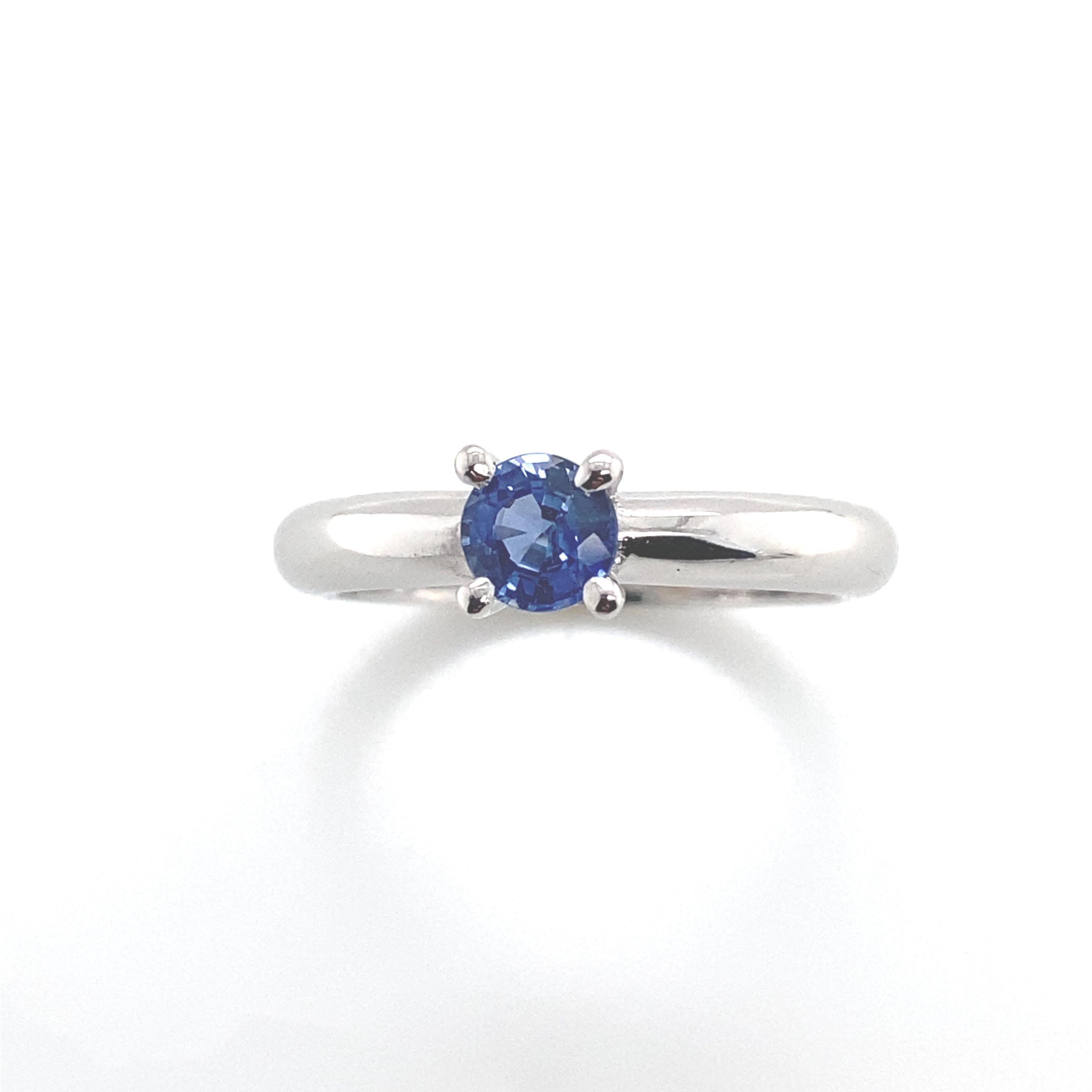 Bague solitaire avec saphir de Ceylan Or blanc 18 carats Neuf - En vente à Vannes, FR