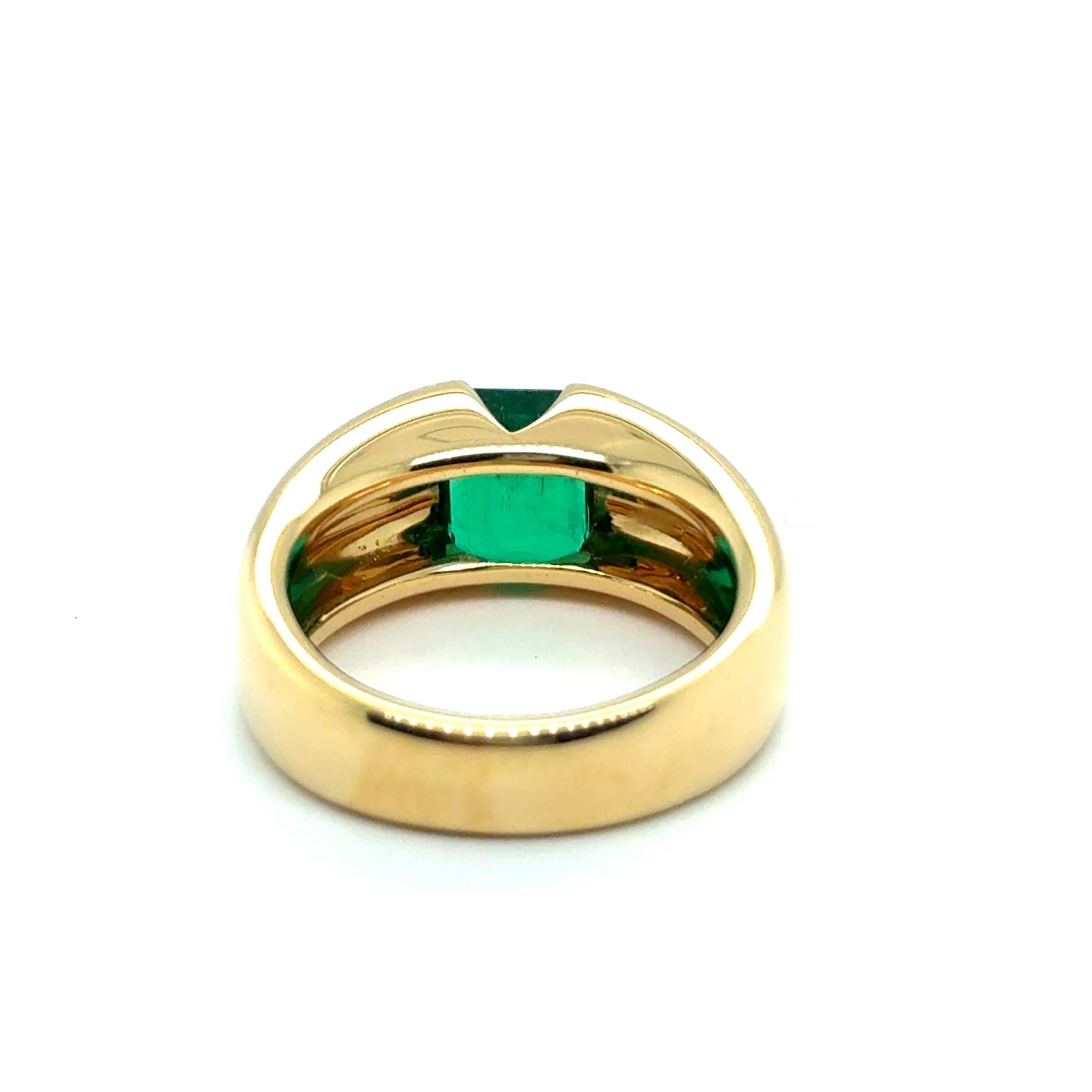Bague solitaire en or jaune 18 carats avec émeraude de Colombie avec GGL 23060063 en vente 4