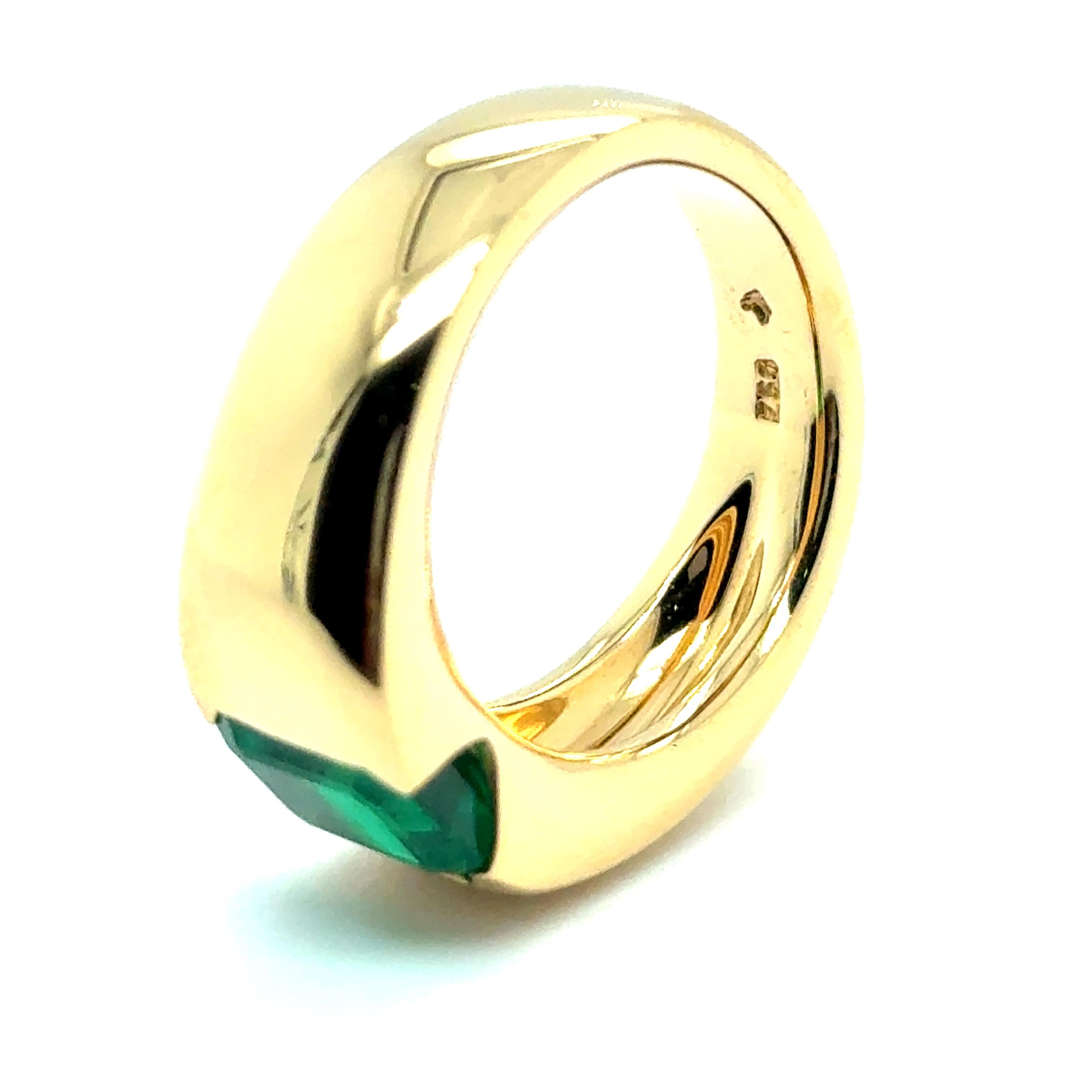 Bague solitaire en or jaune 18 carats avec émeraude de Colombie avec GGL 23060063 en vente 5