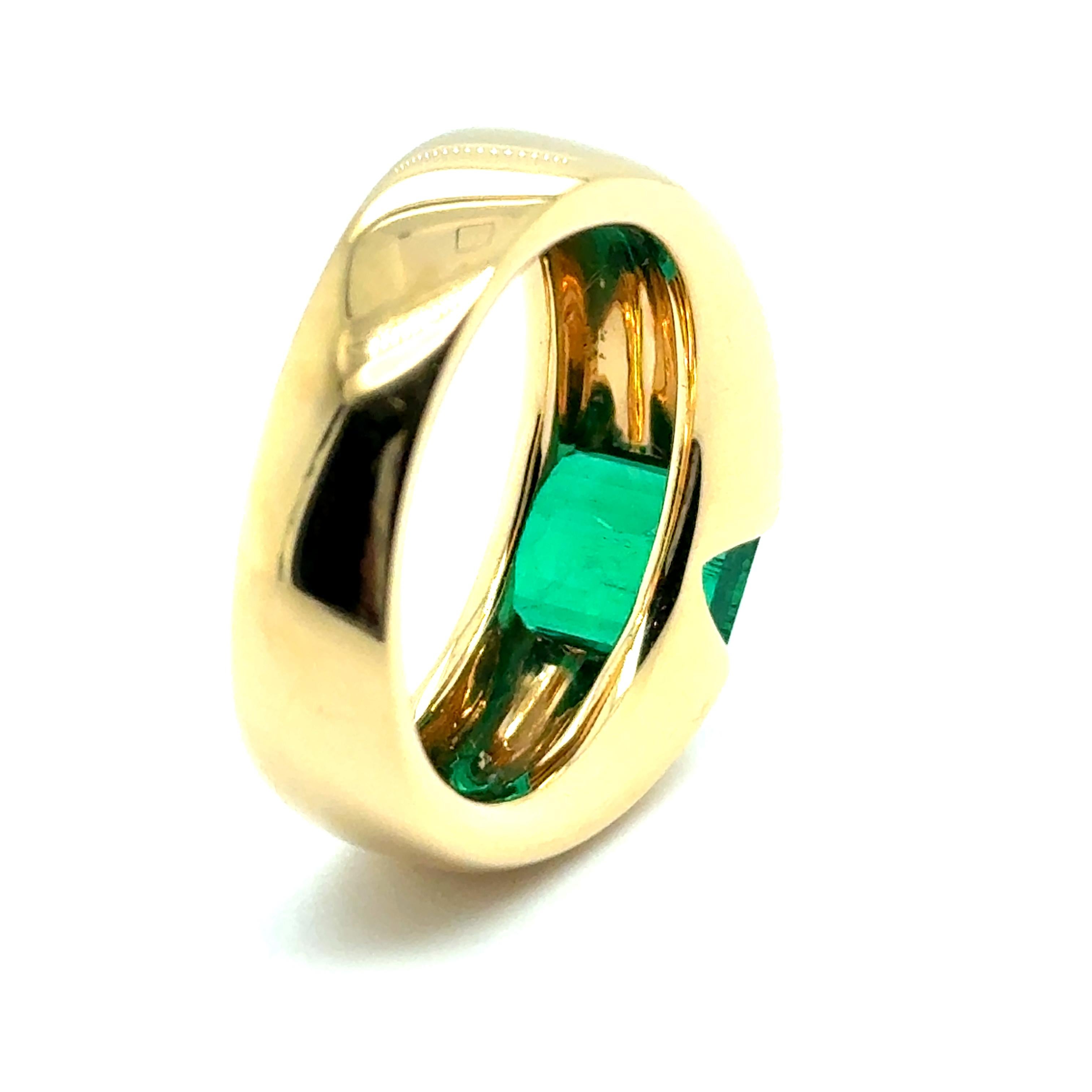 Bague solitaire en or jaune 18 carats avec émeraude de Colombie avec GGL 23060063 en vente 7